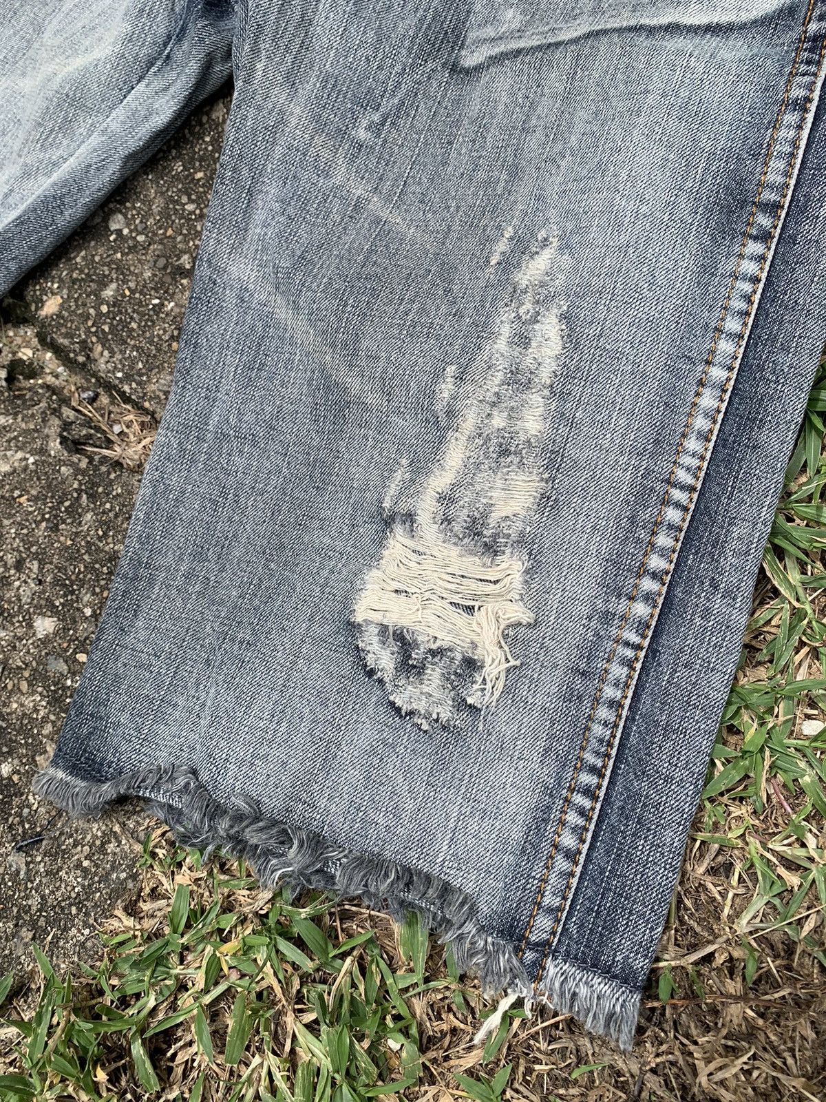 Japanese Brand 🔥STEALS🔥 semantic design distressed denim short pants Size US 32 / EU 48 - 4 Thumbnail