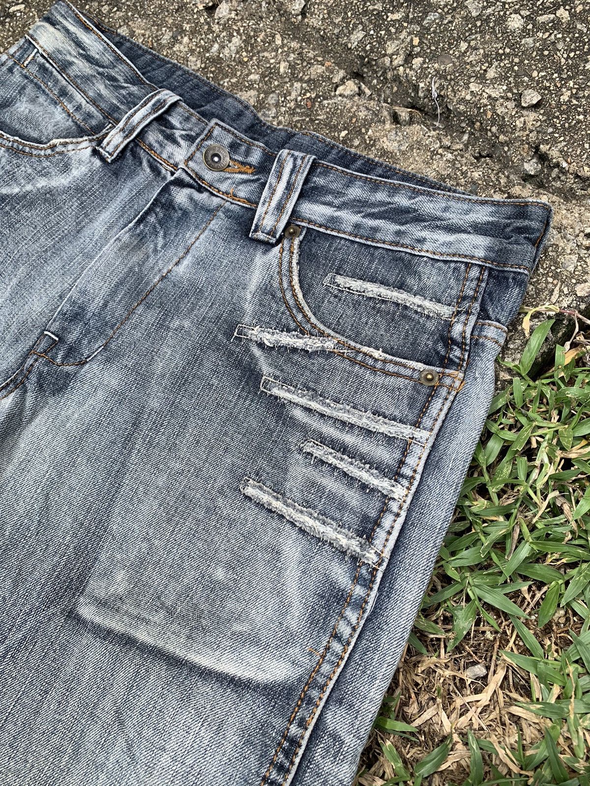 Japanese Brand 🔥STEALS🔥 semantic design distressed denim short pants Size US 32 / EU 48 - 6 Thumbnail