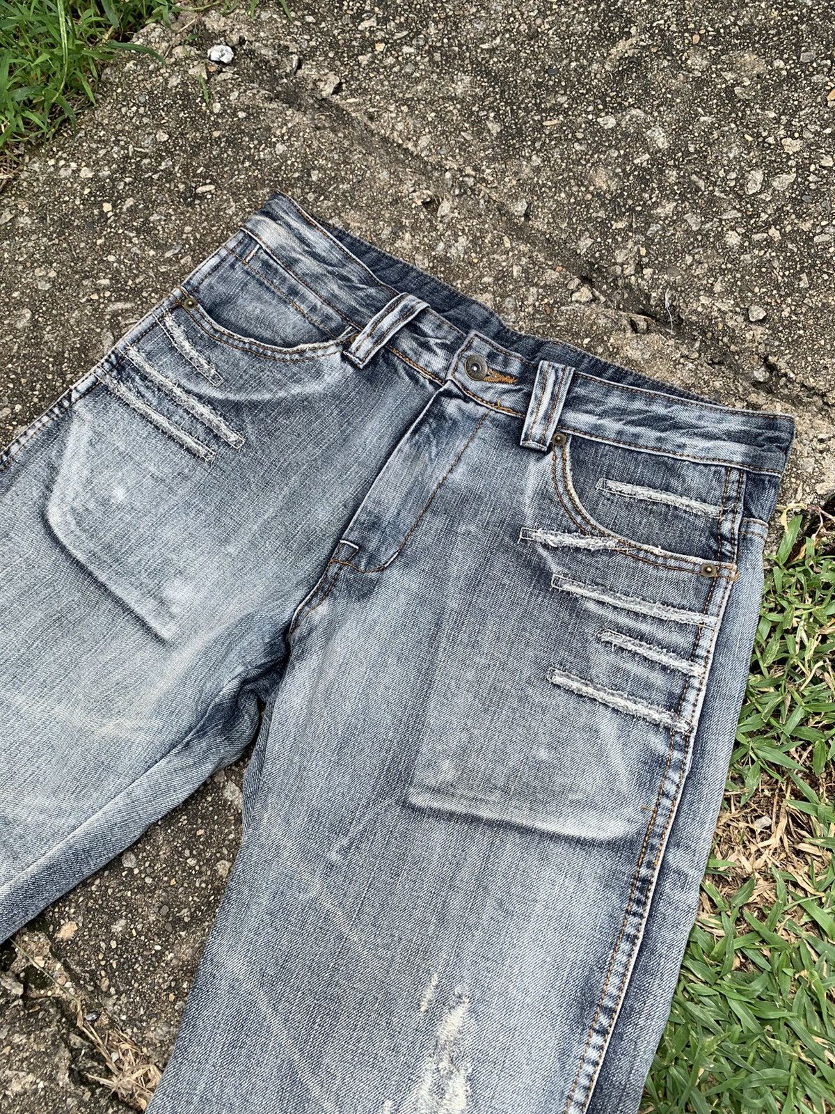 Japanese Brand 🔥STEALS🔥 semantic design distressed denim short pants Size US 32 / EU 48 - 3 Thumbnail