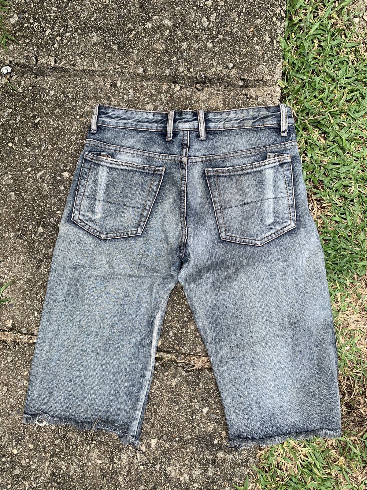 Japanese Brand 🔥STEALS🔥 semantic design distressed denim short pants Size US 32 / EU 48 - 2 Thumbnail