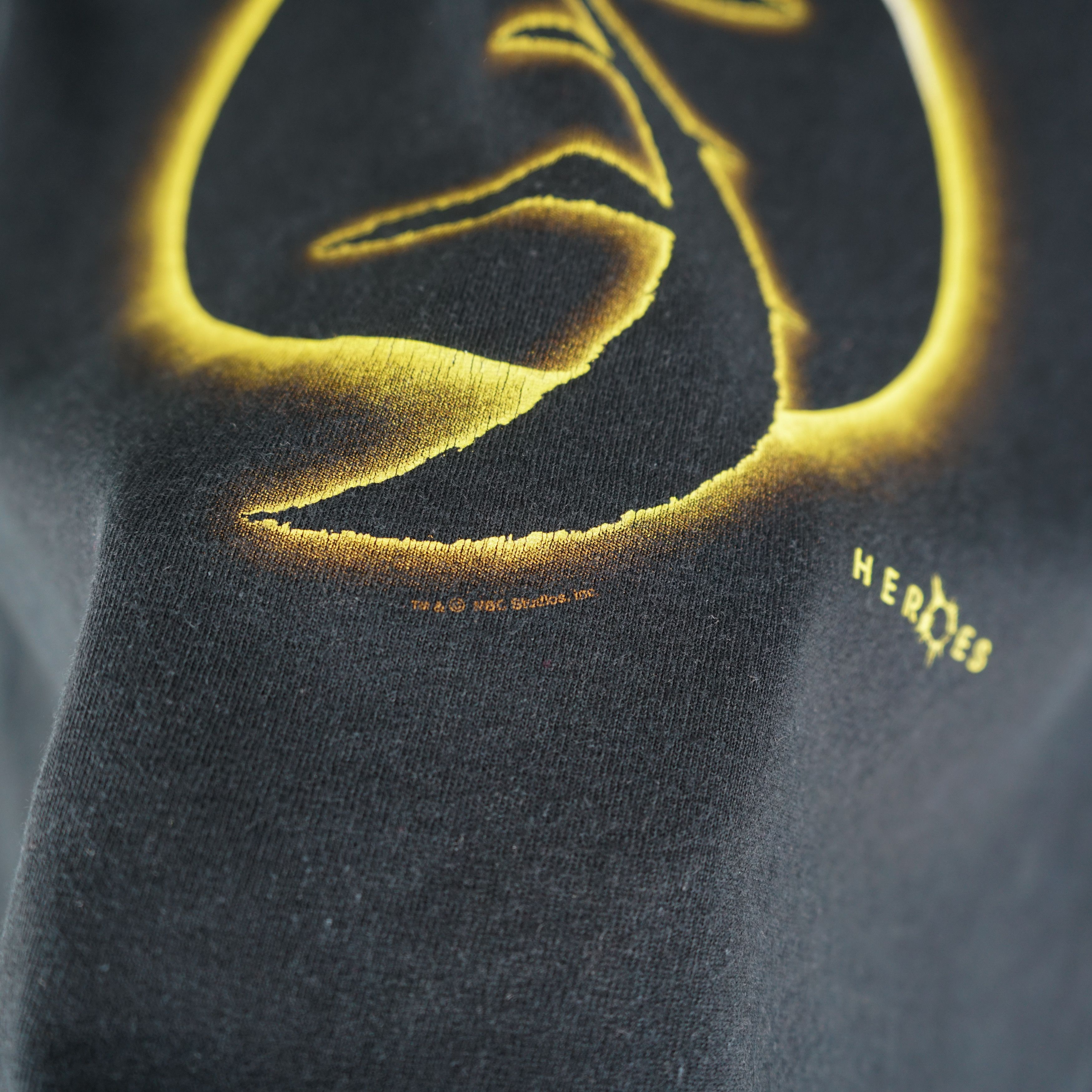Vintage 2006 Heroes TV show t-shirt Size US M / EU 48-50 / 2 - 3 Thumbnail