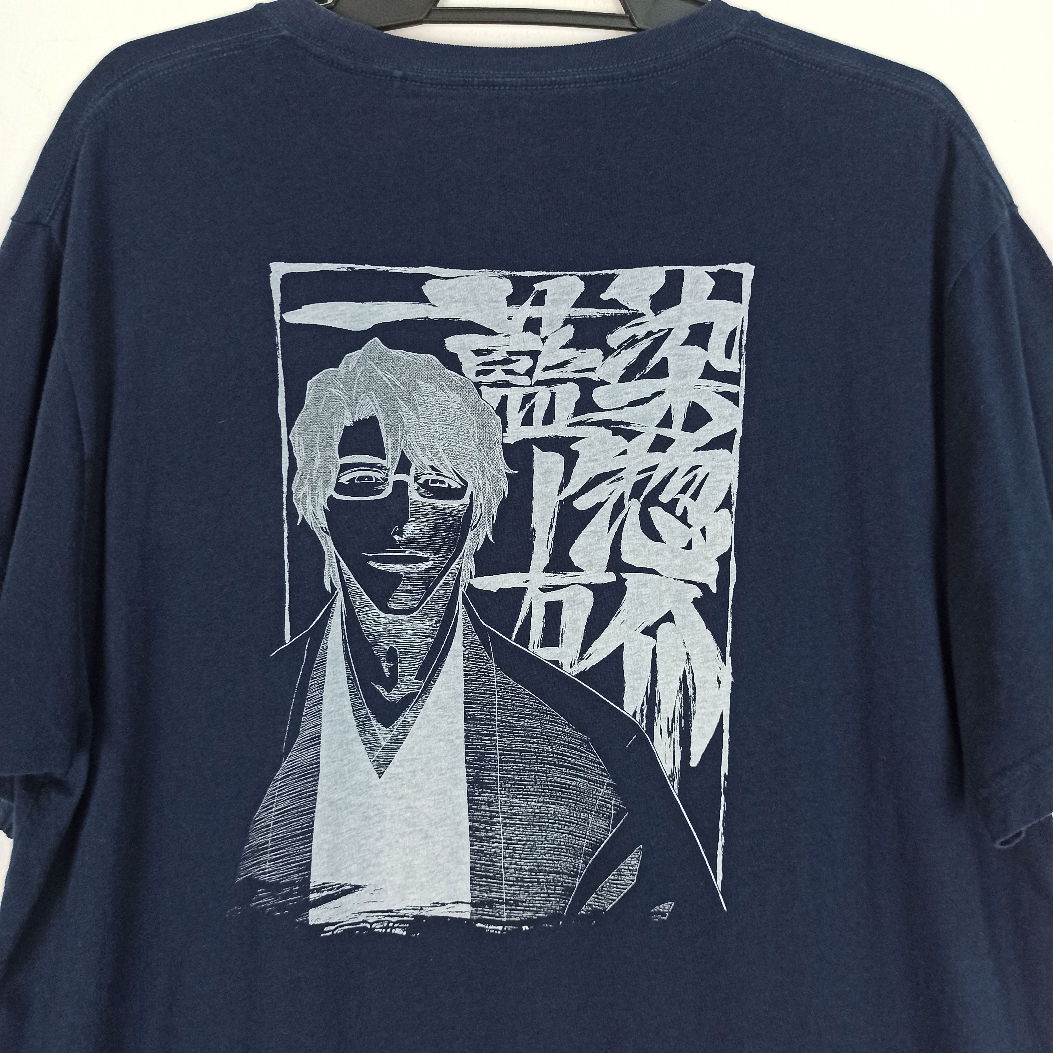 Japanese Brand 🔥STEALS🔥 Rare Bleach Toushirou x Aizen Uniqlo Anime Shirt Size US XL / EU 56 / 4 - 7 Thumbnail