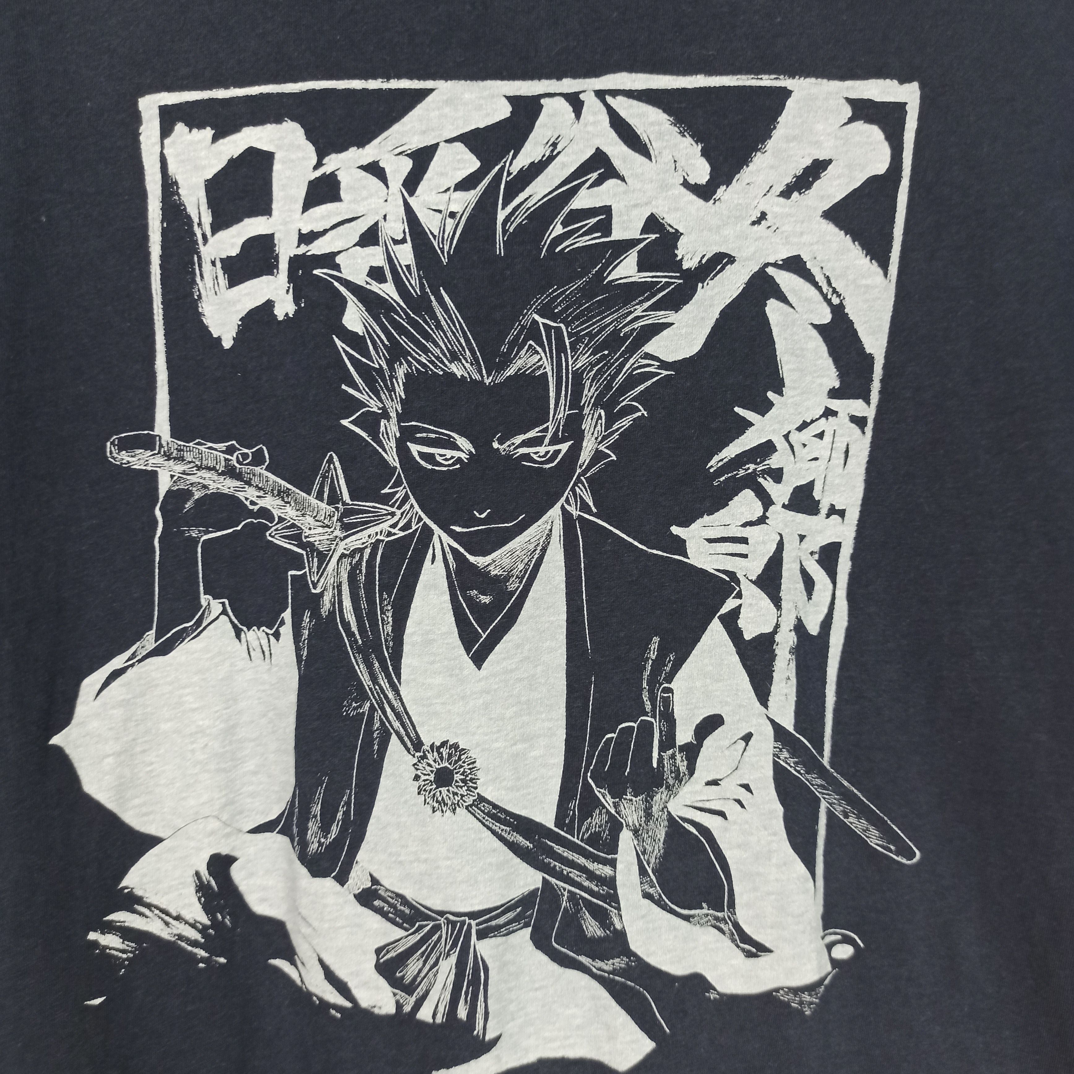 Japanese Brand 🔥STEALS🔥 Rare Bleach Toushirou x Aizen Uniqlo Anime Shirt Size US XL / EU 56 / 4 - 2 Thumbnail