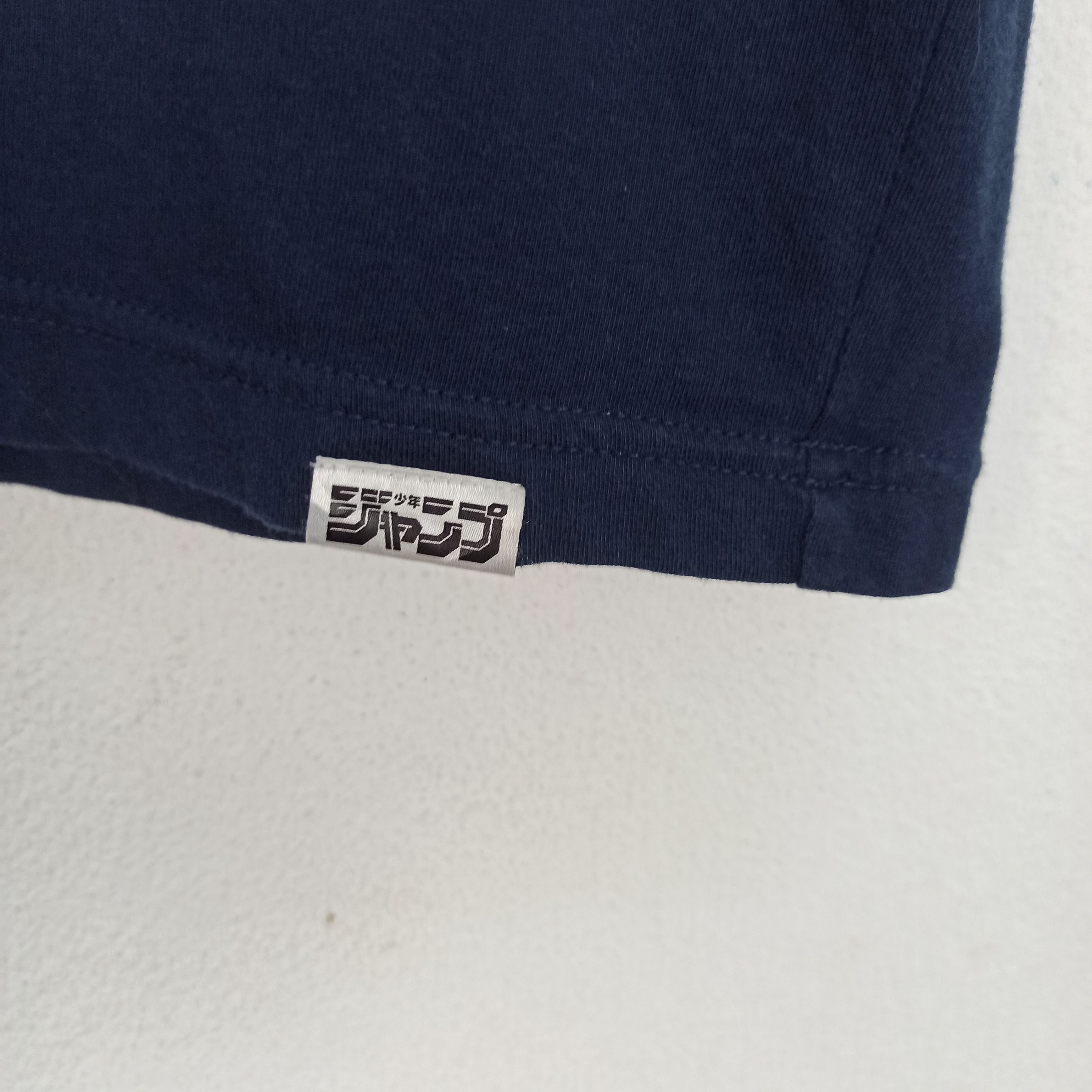 Japanese Brand 🔥STEALS🔥 Rare Bleach Toushirou x Aizen Uniqlo Anime Shirt Size US XL / EU 56 / 4 - 9 Thumbnail