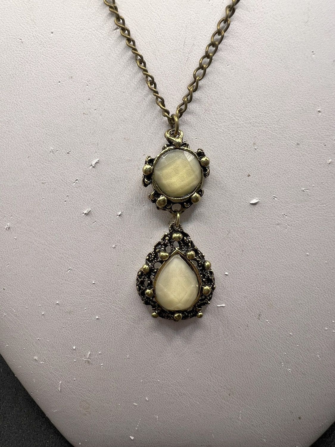Jewelry White Crystal Bead Bronze Chain Necklace Size ONE SIZE - 3 Thumbnail