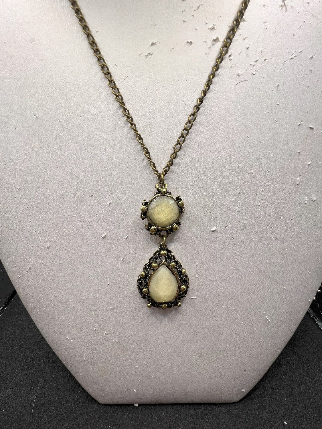 Jewelry White Crystal Bead Bronze Chain Necklace Size ONE SIZE - 1 Thumbnail