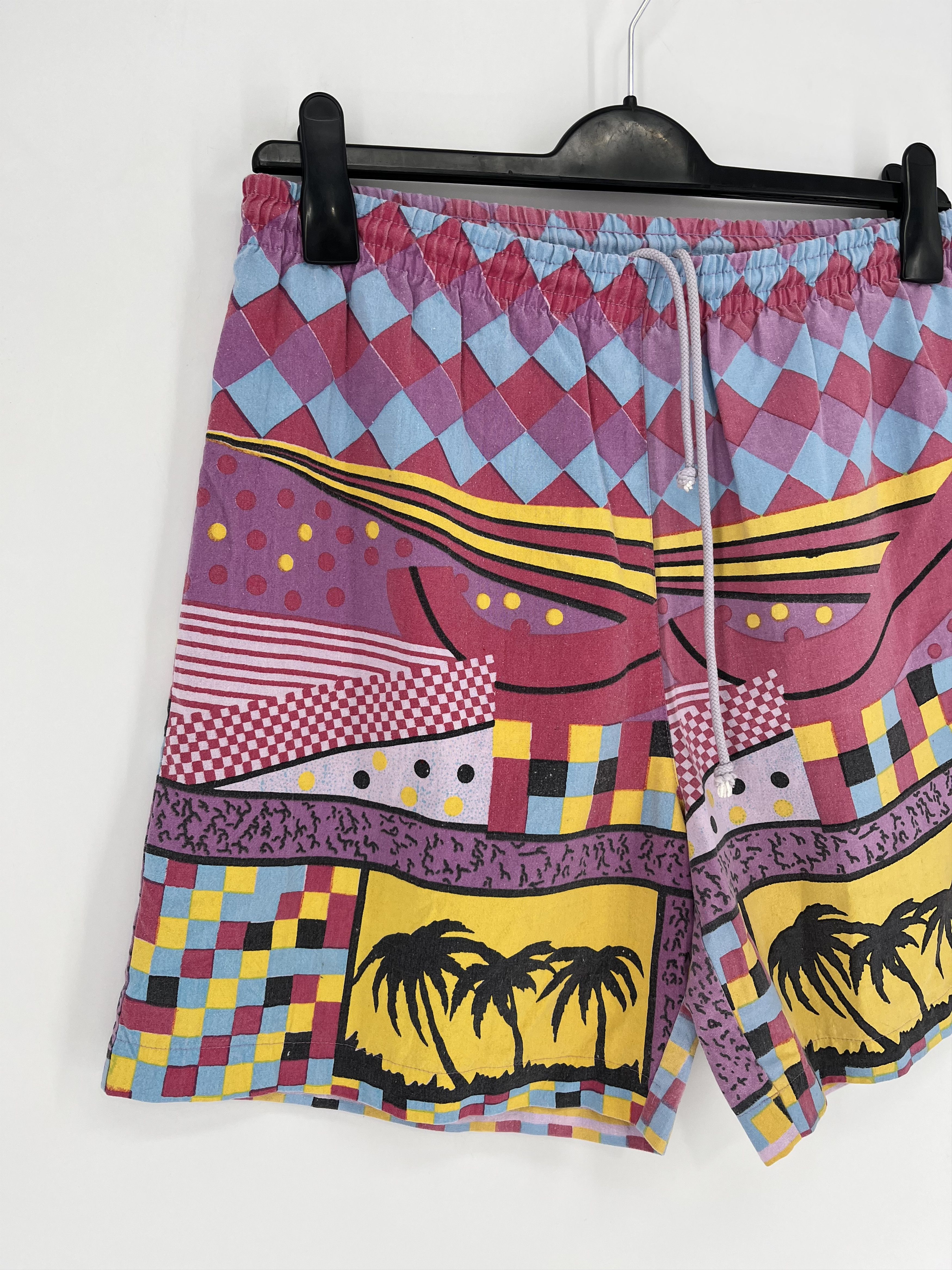 Vintage Vintage Y2K Art Streetwear Hawaiian Shorts Fashion Grailed Size US 34 / EU 50 - 2 Thumbnail