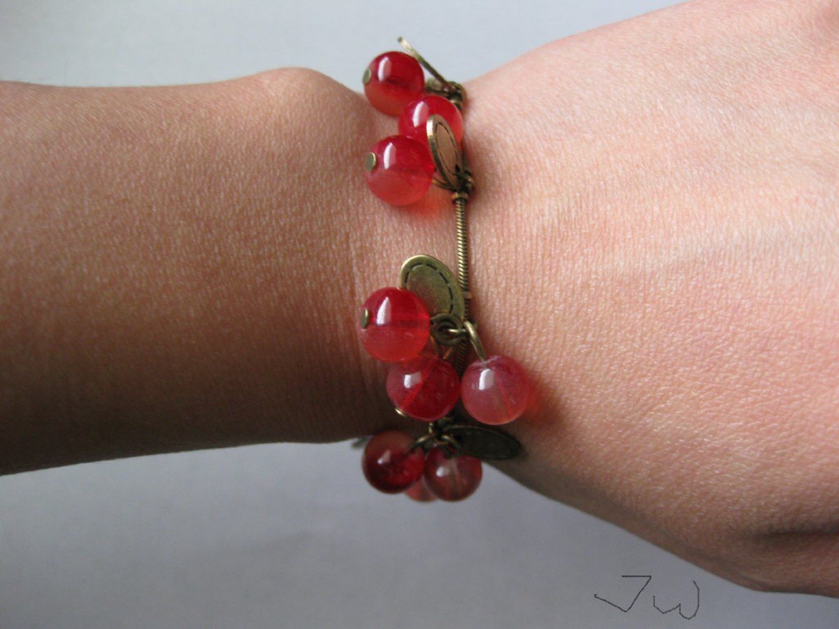 Jewelry Red Sweet Cherry Crystal Beads Bracelet Size ONE SIZE - 3 Thumbnail