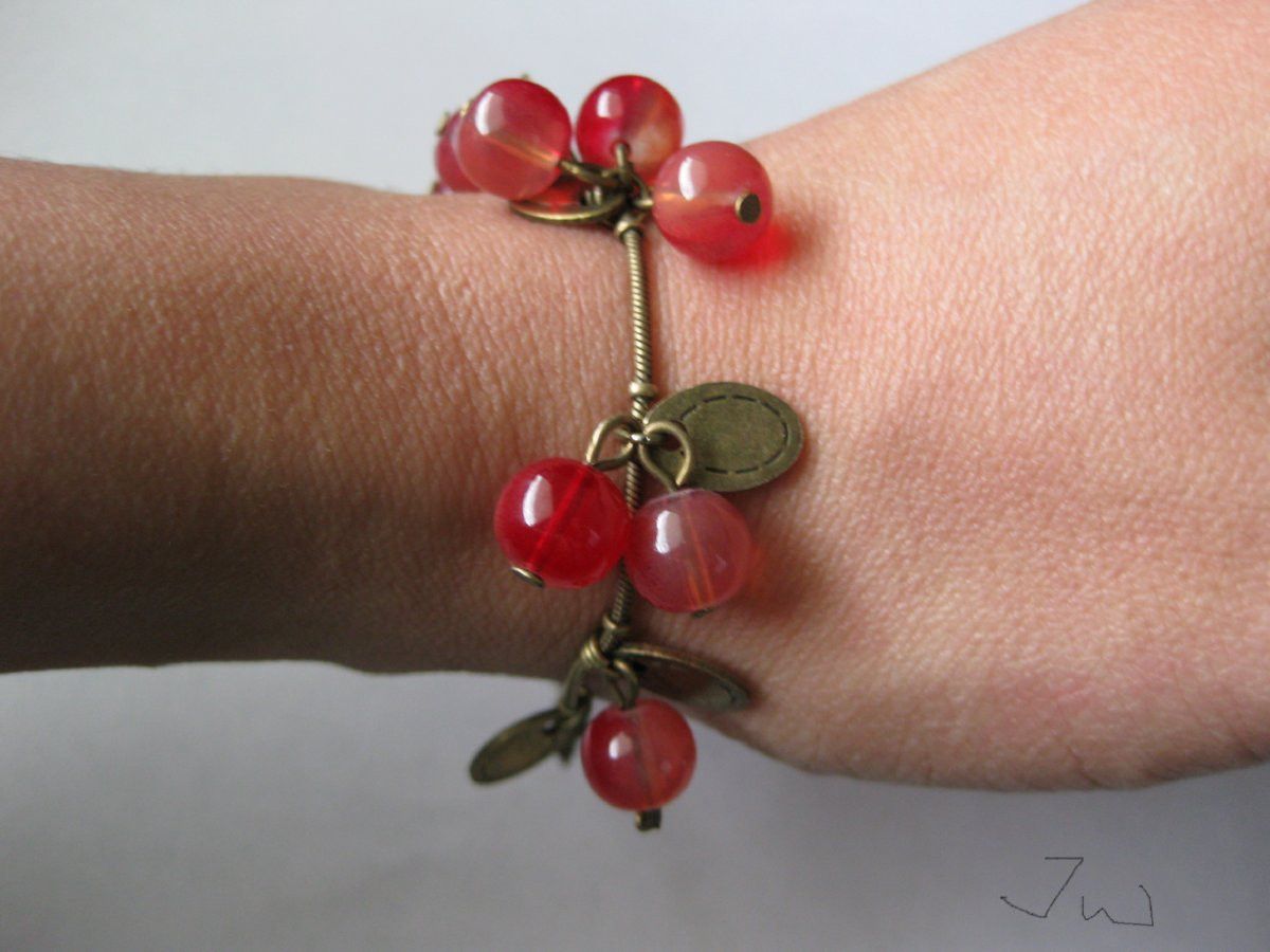 Jewelry Red Sweet Cherry Crystal Beads Bracelet Size ONE SIZE - 4 Thumbnail