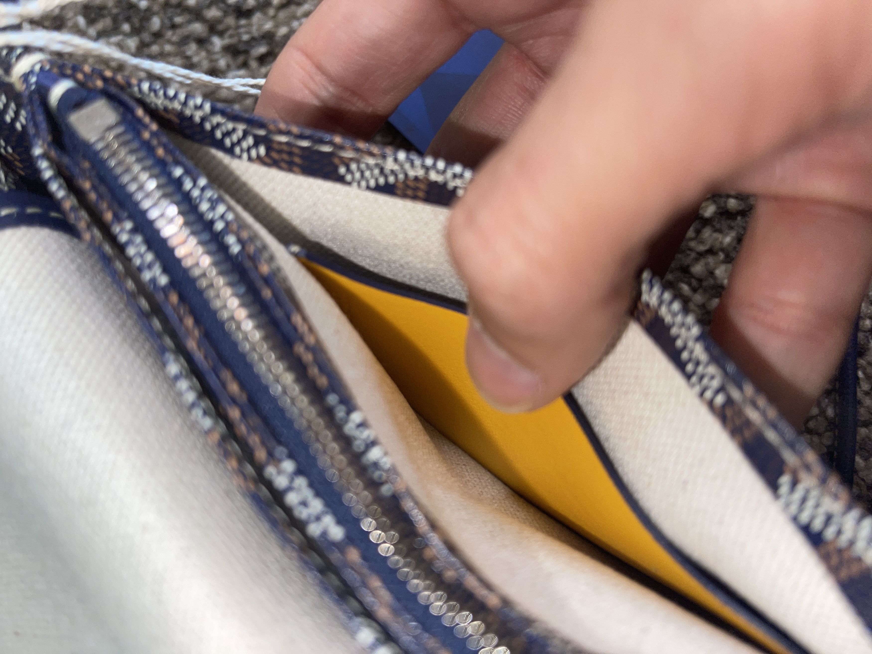 Goyard Goyard New w/Tags Plumet Crossbody Pocket Wallet Size ONE SIZE - 12 Thumbnail