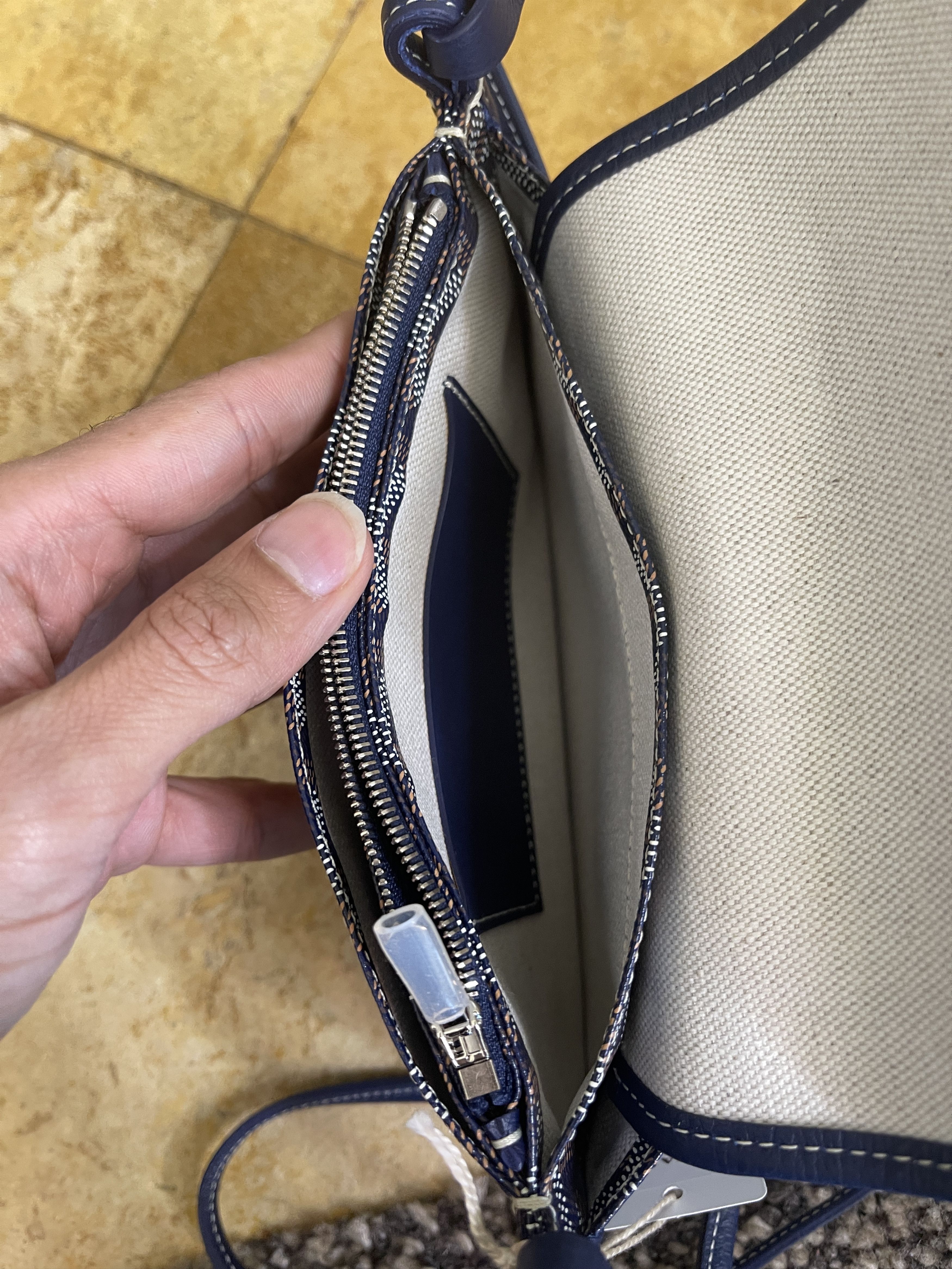Goyard Goyard New w/Tags Plumet Crossbody Pocket Wallet Size ONE SIZE - 7 Thumbnail