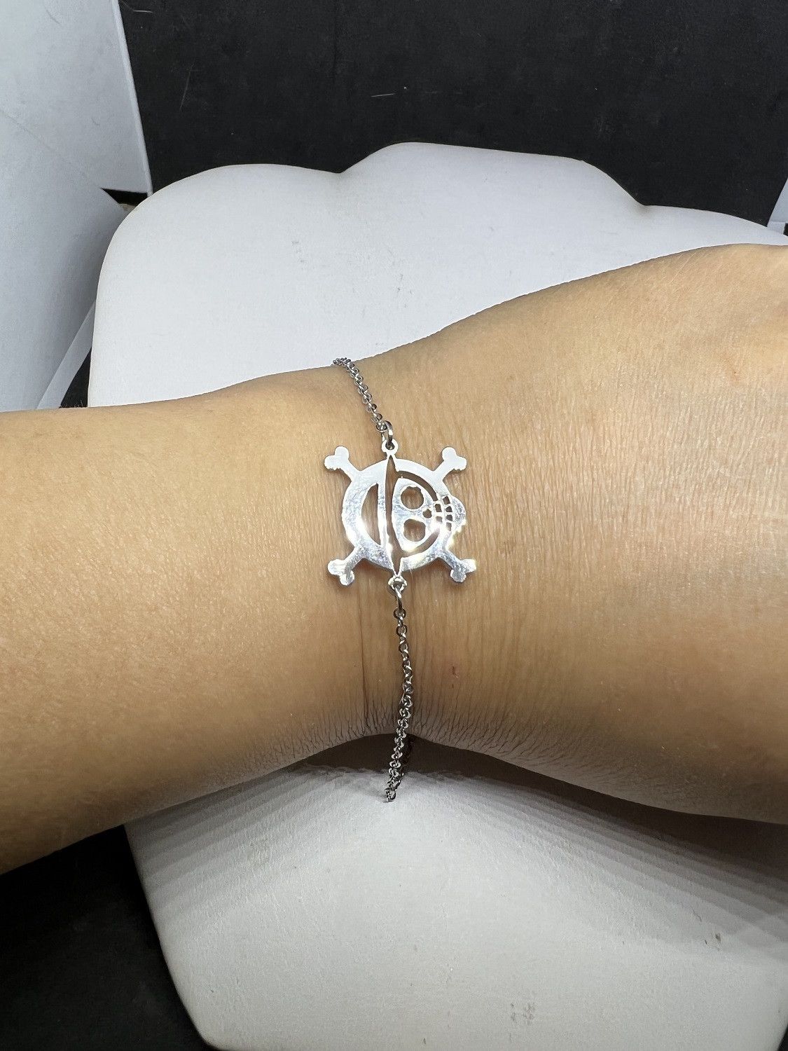 Jewelry One Piece Skull Silver Chain Bracelet Size ONE SIZE - 4 Thumbnail