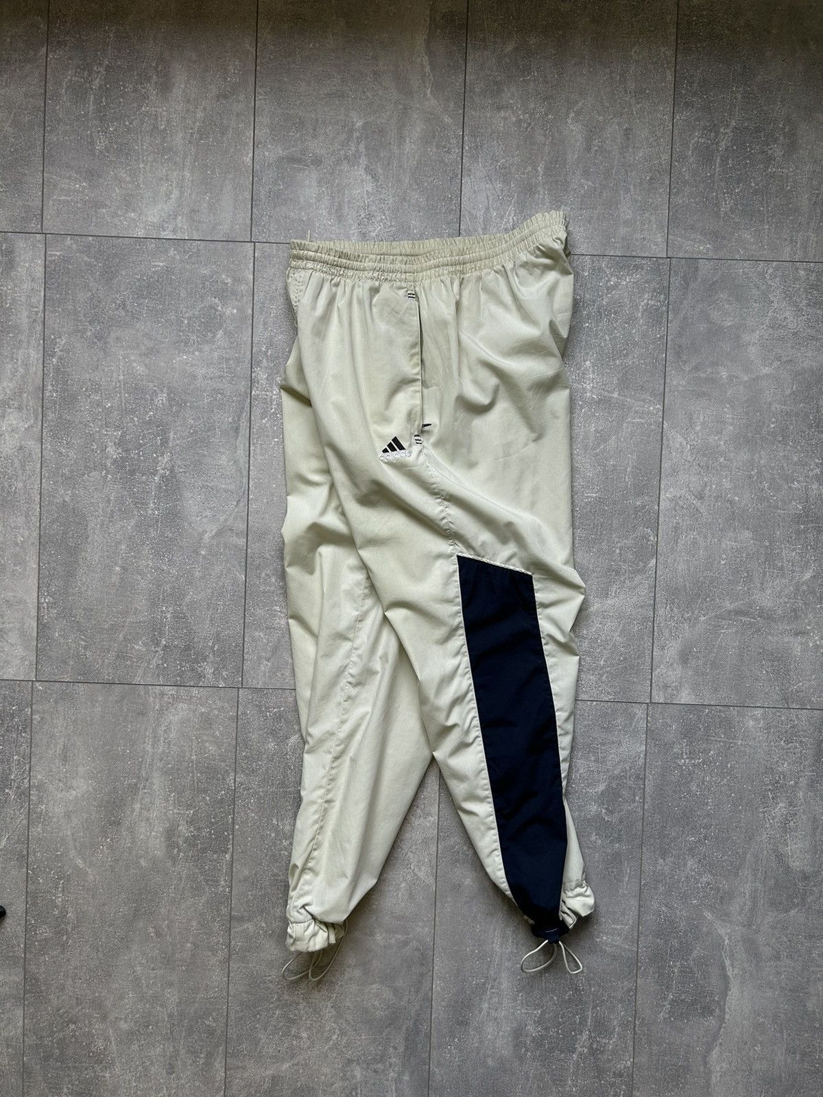 Adidas × Vintage Mens Vintage Adidas Stripes Sweatpants joggers drill pants Size US 32 / EU 48 - 22 Thumbnail