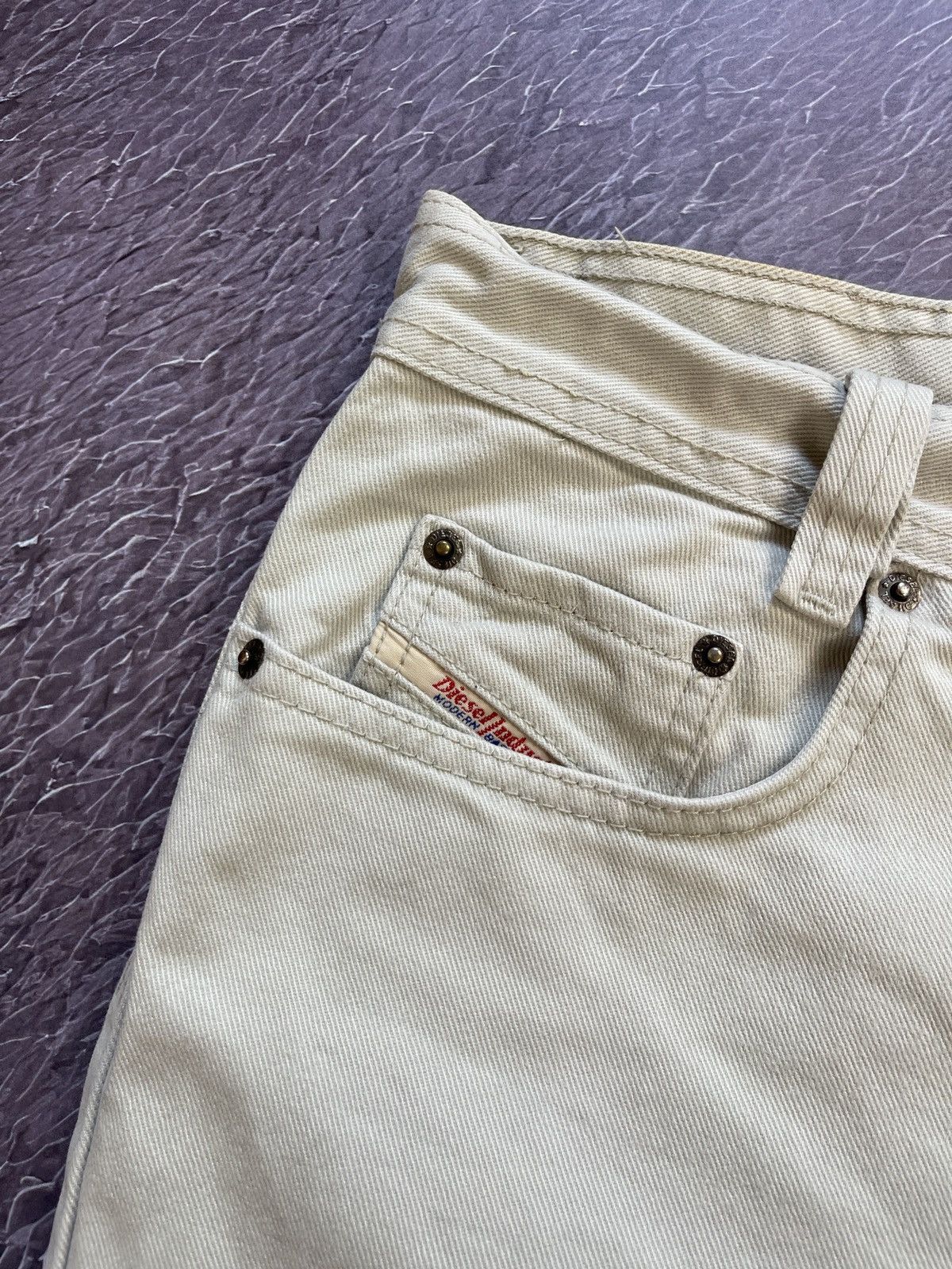 Diesel Diesel basic jeans vintage 90s beige mod snake denim jeans Size US 34 / EU 50 - 12 Thumbnail