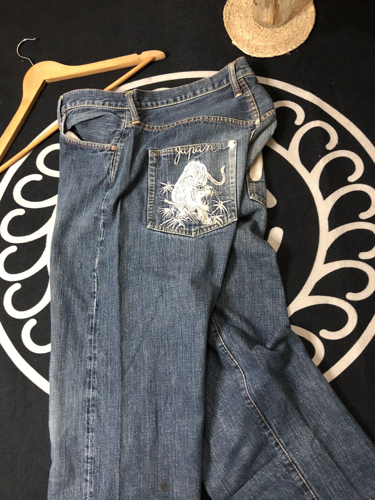 Evisu × Vintage VINTAGE EVISU SELVEDGE TIGER EMBROIDERY BACK POCKET DENIM Size US 35 - 9 Thumbnail