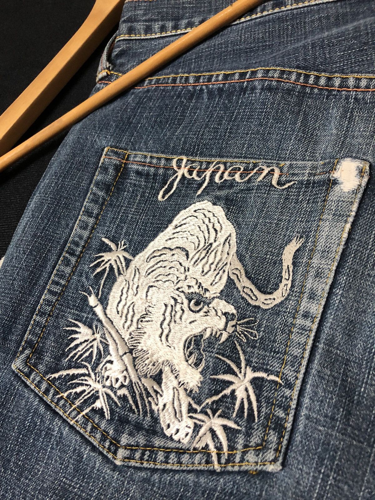 Evisu × Vintage VINTAGE EVISU SELVEDGE TIGER EMBROIDERY BACK POCKET DENIM Size US 35 - 3 Thumbnail