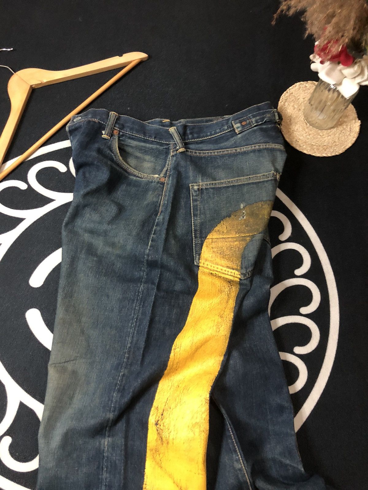 Evisu × Japanese Brand × Vintage VINTAGE EVISU YELLOW DAICOCK BUCKLE BACK DISTRESED SELVEDGE Size US 35 - 10 Thumbnail