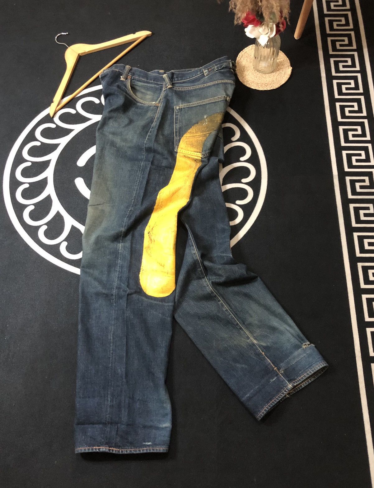 Evisu × Japanese Brand × Vintage VINTAGE EVISU YELLOW DAICOCK BUCKLE BACK DISTRESED SELVEDGE Size US 35 - 9 Thumbnail
