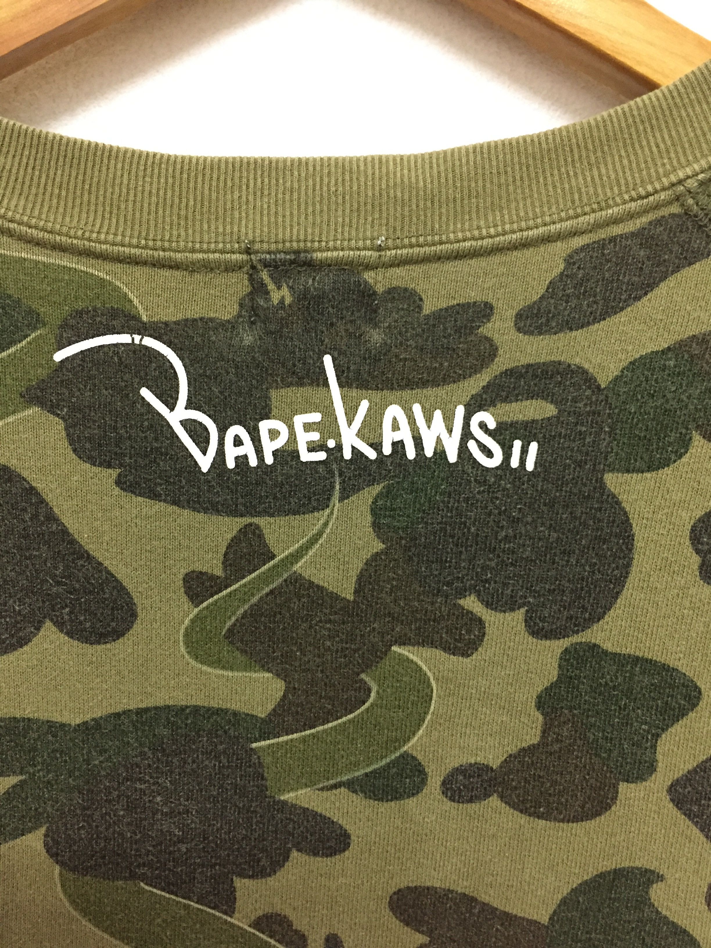 Bape × Kaws 2005 BAPE X KAWS Short sleeve crew neck sweatshirt Size US M / EU 48-50 / 2 - 11 Thumbnail