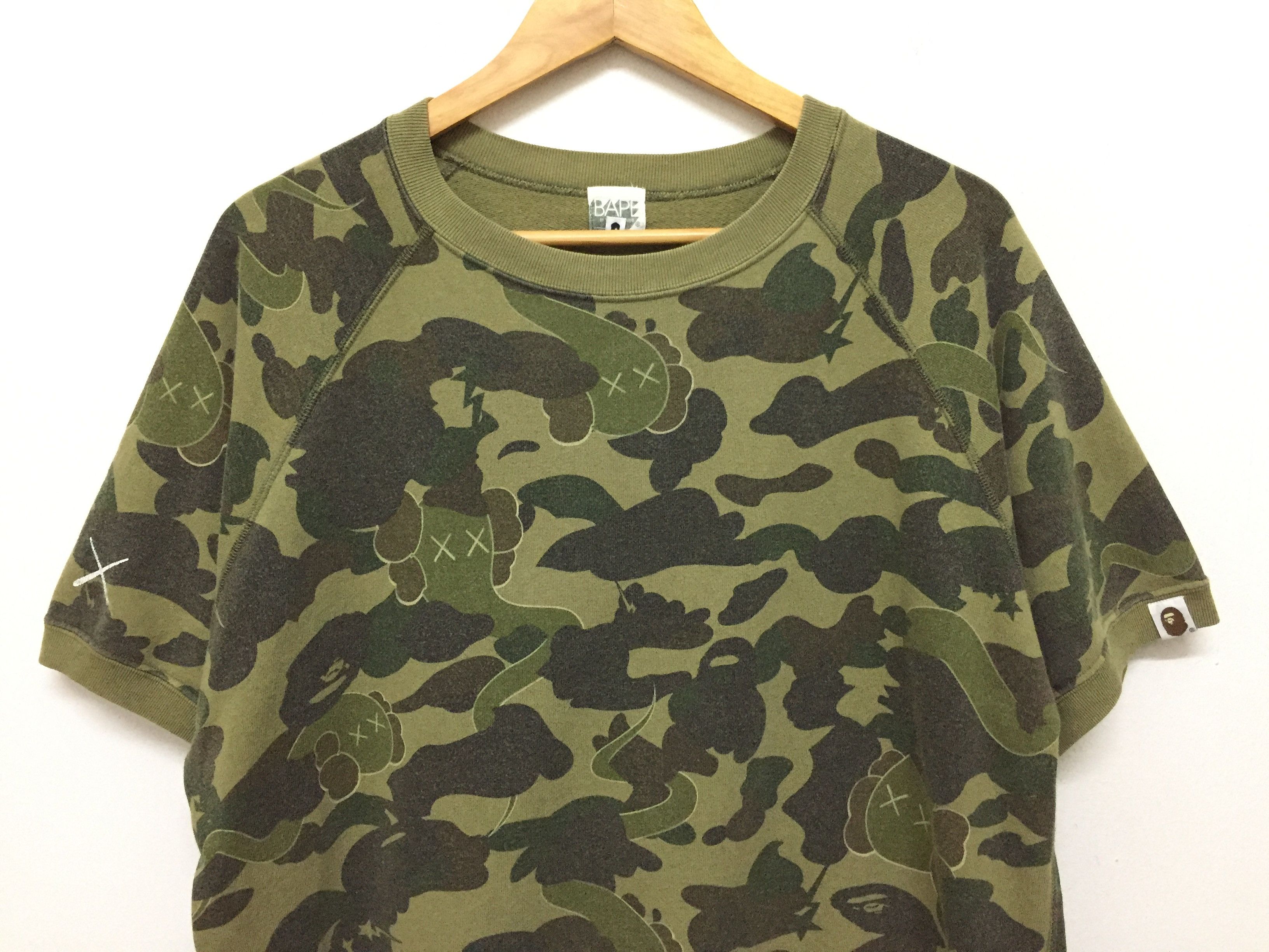 Bape × Kaws 2005 BAPE X KAWS Short sleeve crew neck sweatshirt Size US M / EU 48-50 / 2 - 5 Thumbnail