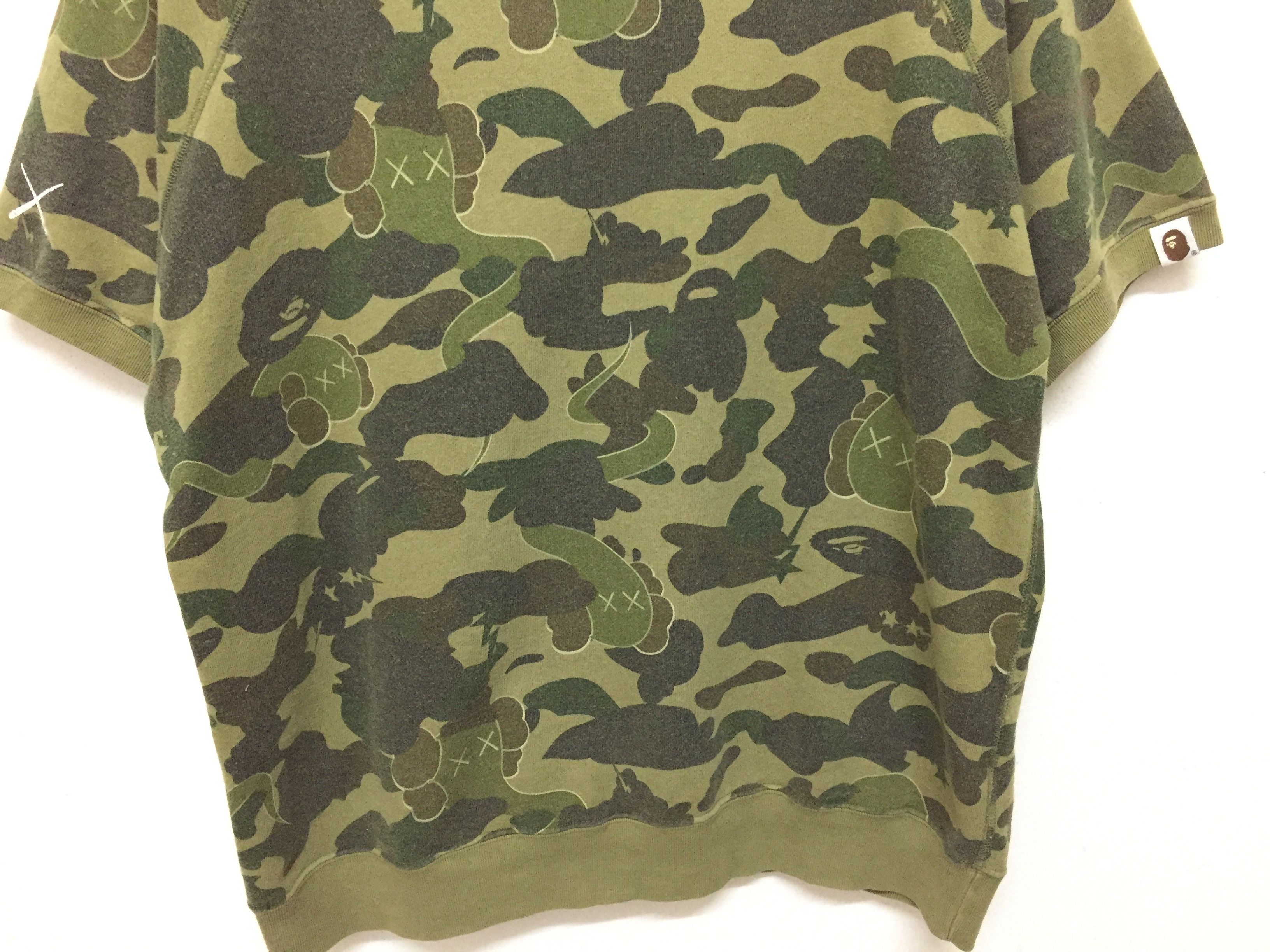 Bape × Kaws 2005 BAPE X KAWS Short sleeve crew neck sweatshirt Size US M / EU 48-50 / 2 - 6 Thumbnail