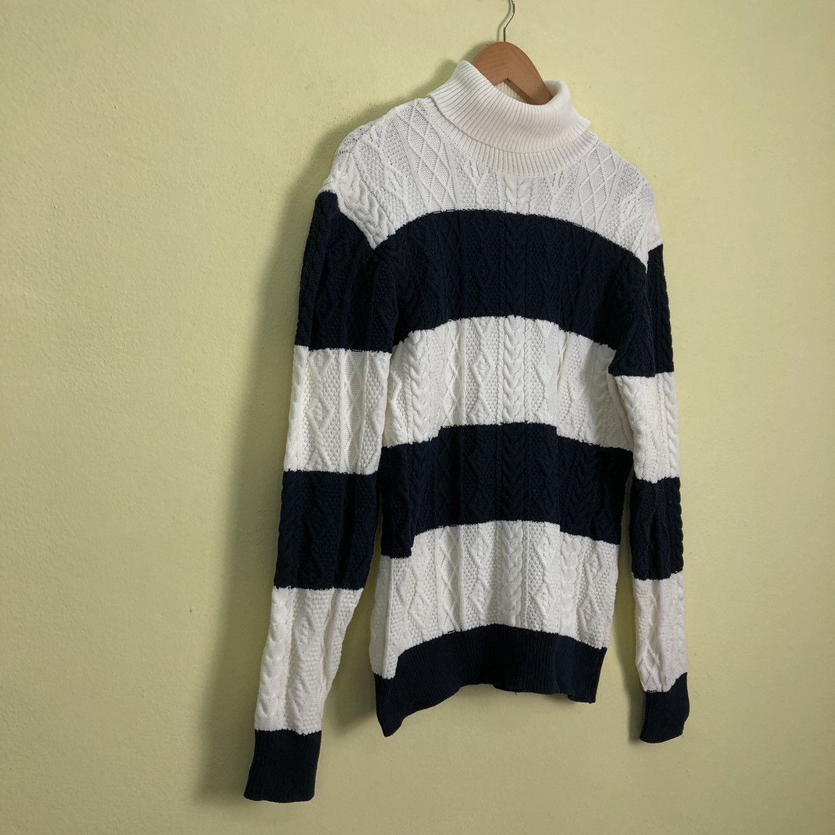 Japanese Brand Turtle Neck Knitwear Vanquish Tokyo Japan Size US M / EU 48-50 / 2 - 3 Thumbnail