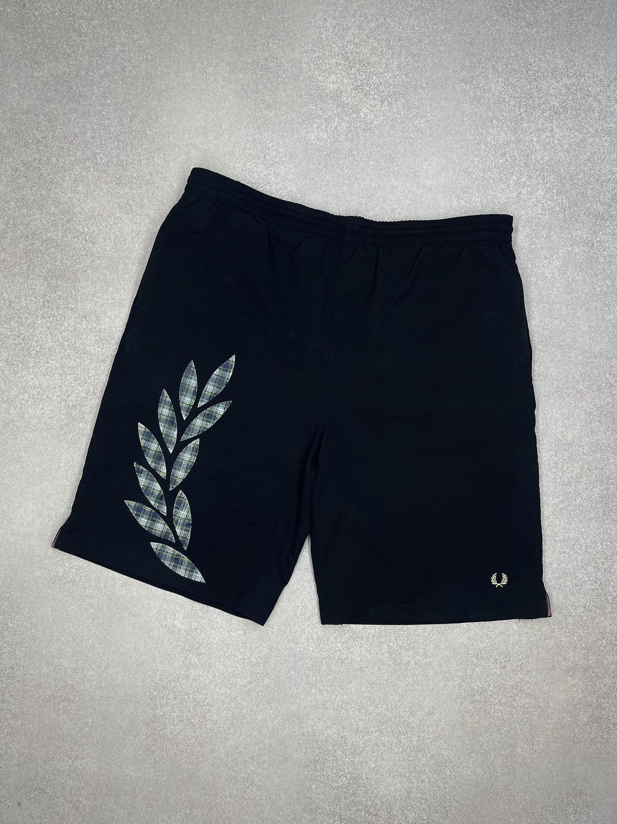 Fred Perry Vintage Fred Perry Big Logo Shorts Navy Y2K Size L Size US 34 / EU 50 - 1 Thumbnail