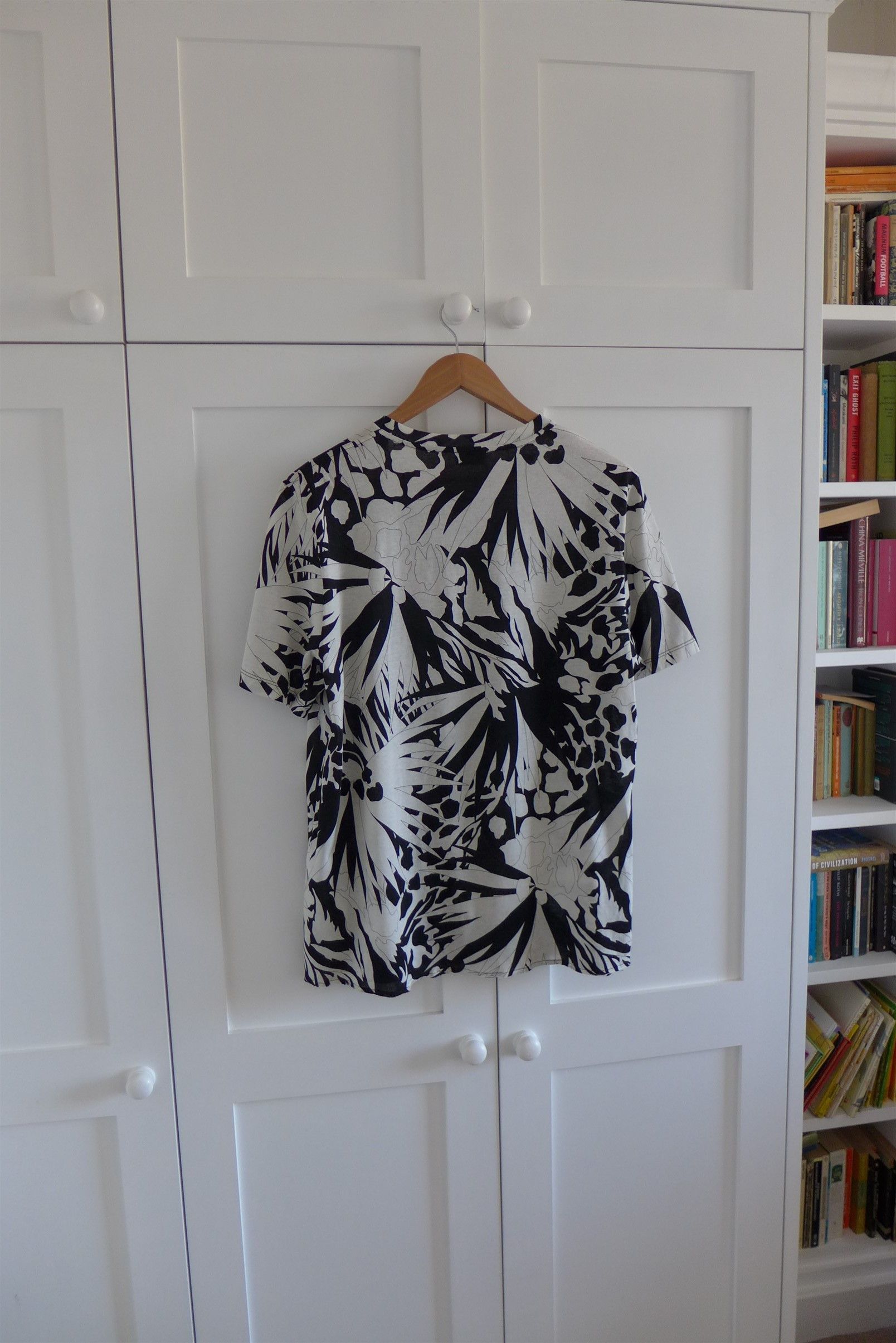 Saint Laurent Paris Saint Laurent SS20 Jungle Flower Print T-Shirt Size US S / EU 44-46 / 1 - 3 Thumbnail