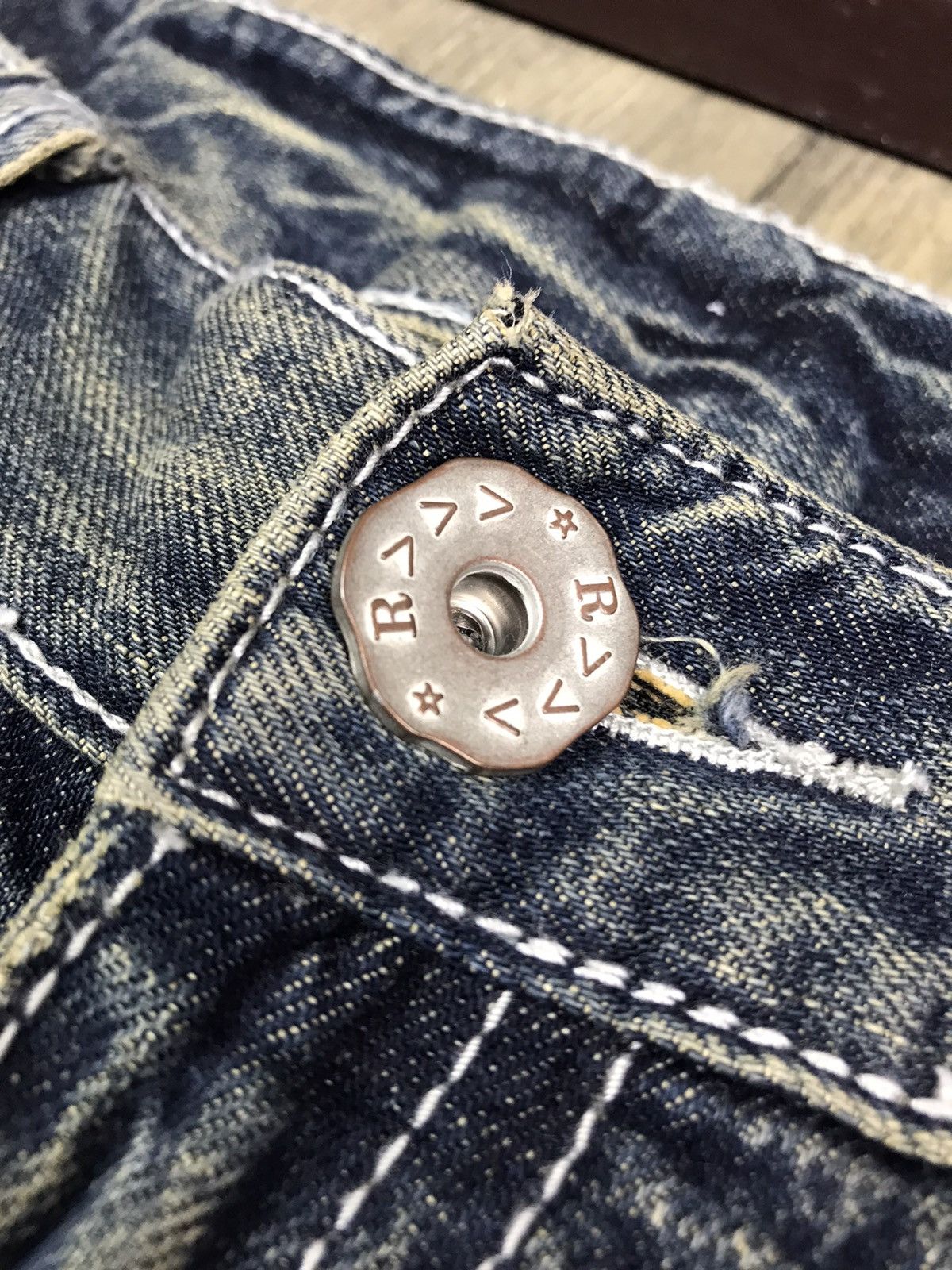 Other AUTHENTIC R >>> JEANS WITH BACK DONUT BUTTONS Size US 33 - 6 Thumbnail