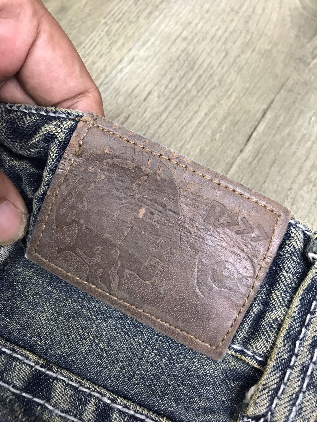 Other AUTHENTIC R >>> JEANS WITH BACK DONUT BUTTONS Size US 33 - 9 Thumbnail