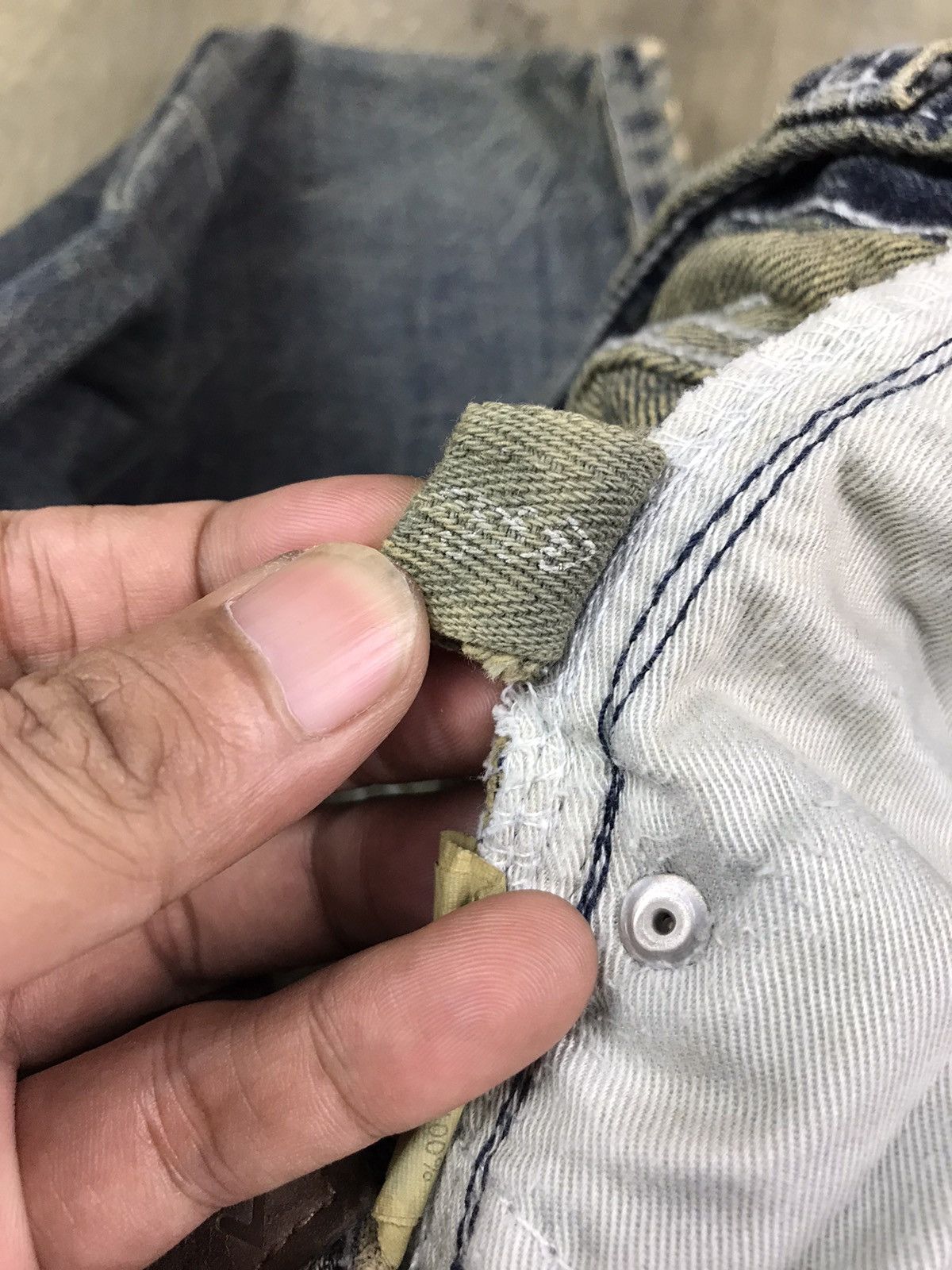 Other AUTHENTIC R >>> JEANS WITH BACK DONUT BUTTONS Size US 33 - 13 Thumbnail