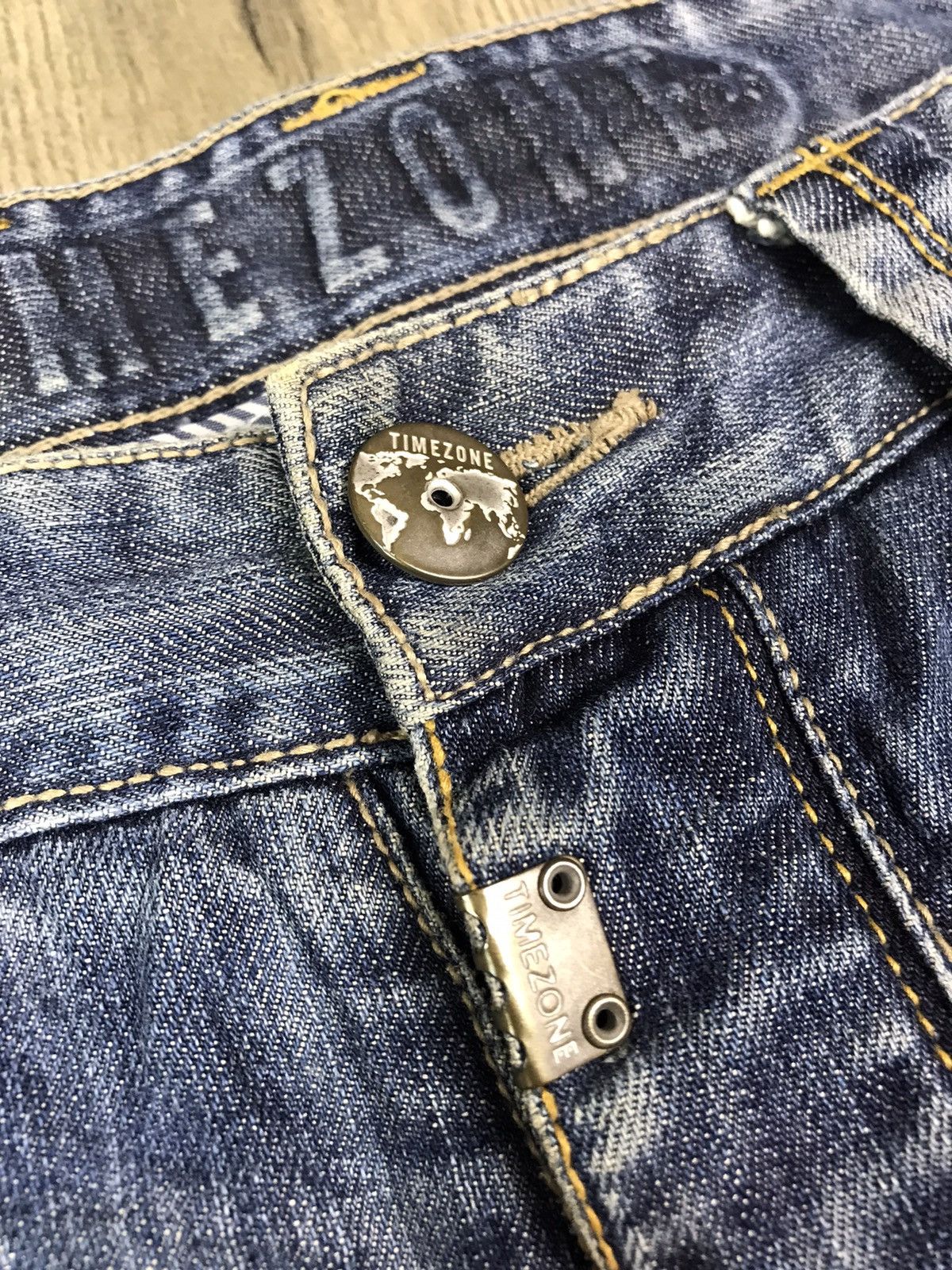Other AUTHENTIC TIMEZONE JEANS Size US 35 - 8 Thumbnail