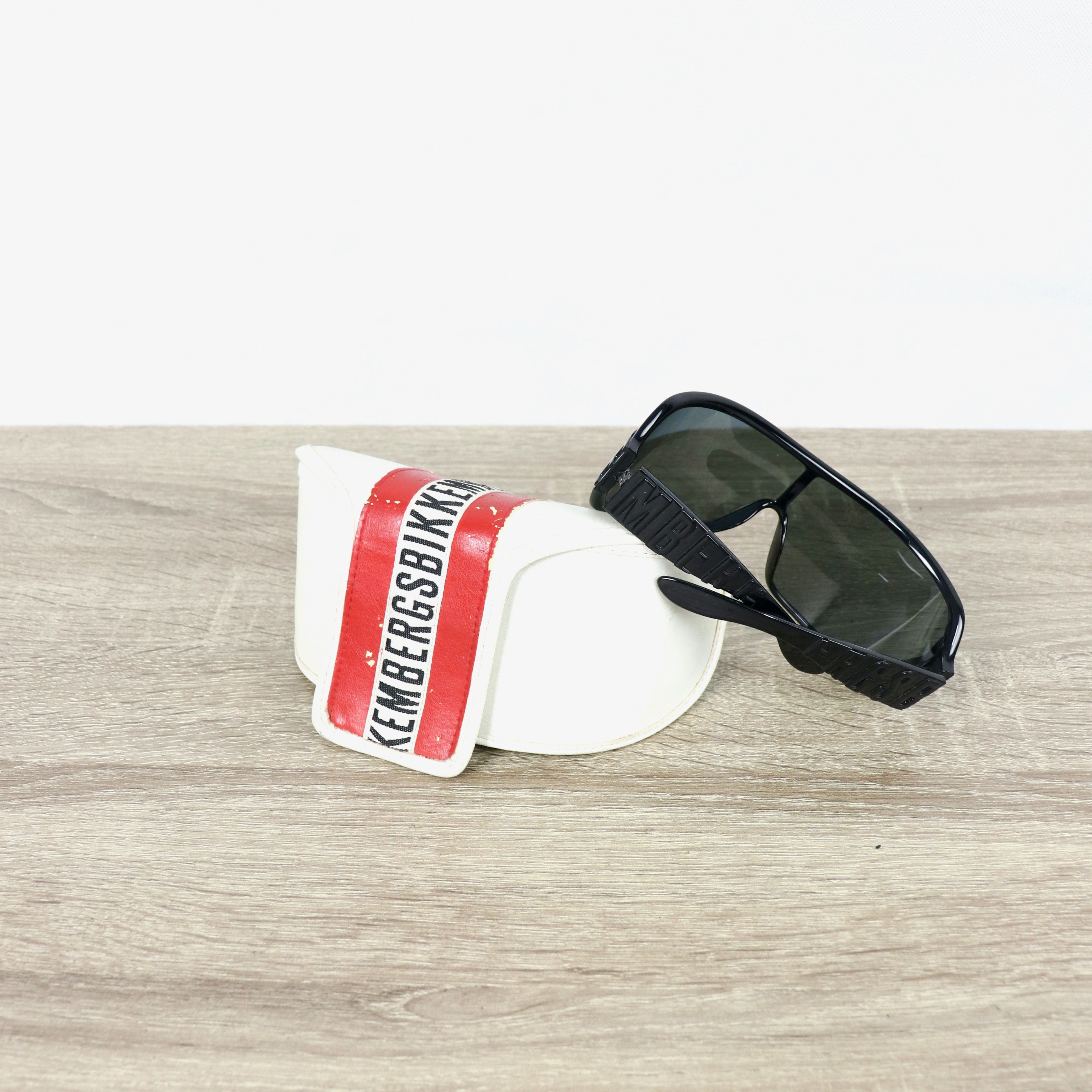 Dirk Bikkembergs Dirk Bikkembergs rare sunglasses + case Size ONE SIZE - 8 Thumbnail