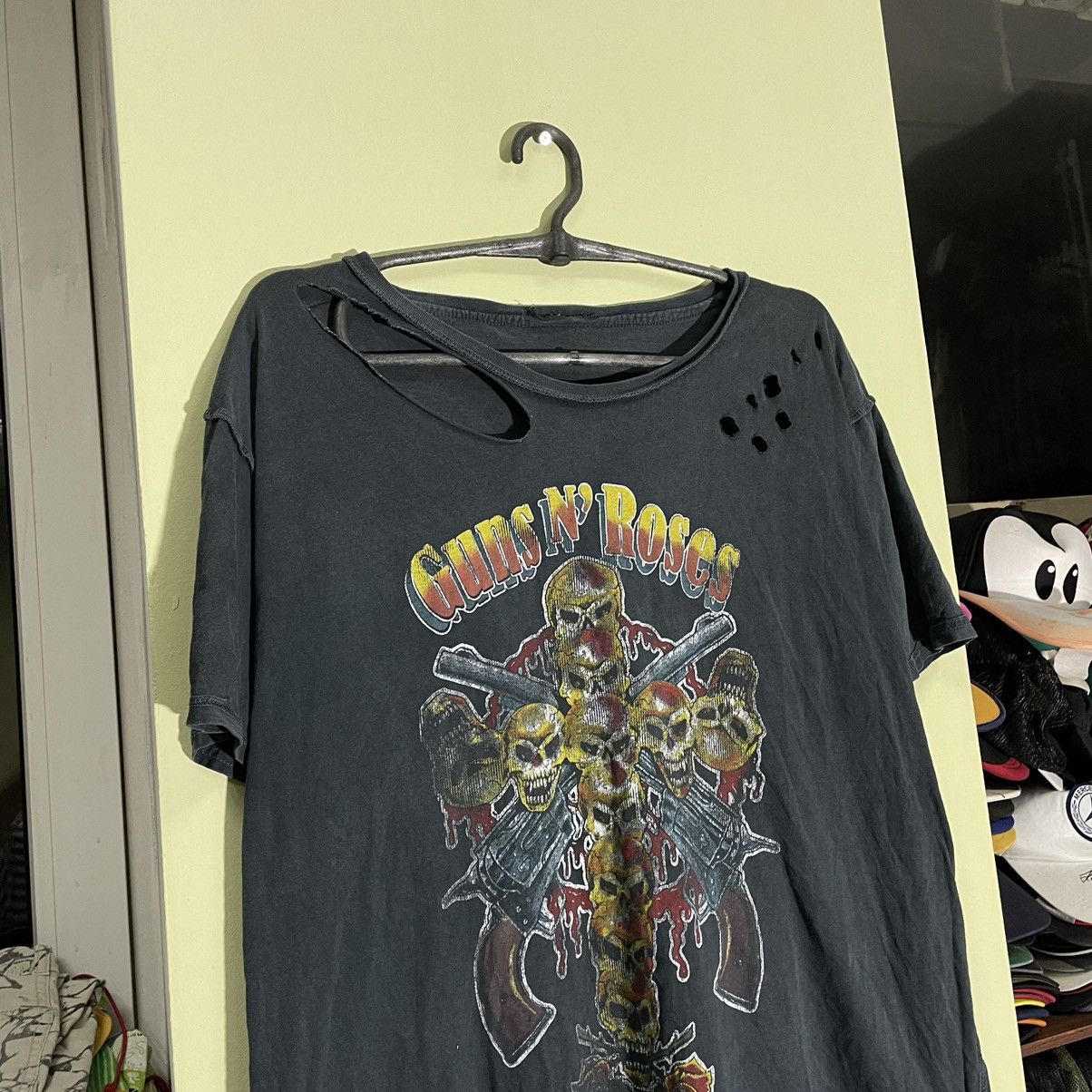 Vintage Vintage 90s Guns N Roses Sun Faded Graphic Band Tee Grunge L Size US L / EU 52-54 / 3 - 2 Thumbnail