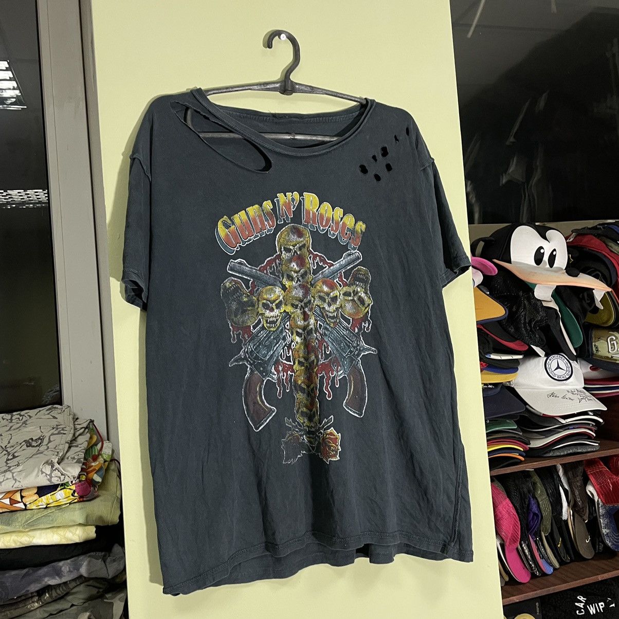 Vintage Vintage 90s Guns N Roses Sun Faded Graphic Band Tee Grunge L Size US L / EU 52-54 / 3 - 1 Thumbnail