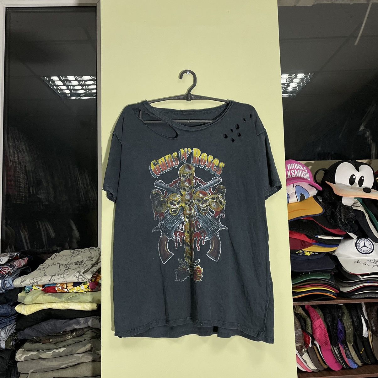 Vintage Vintage 90s Guns N Roses Sun Faded Graphic Band Tee Grunge L Size US L / EU 52-54 / 3 - 3 Thumbnail