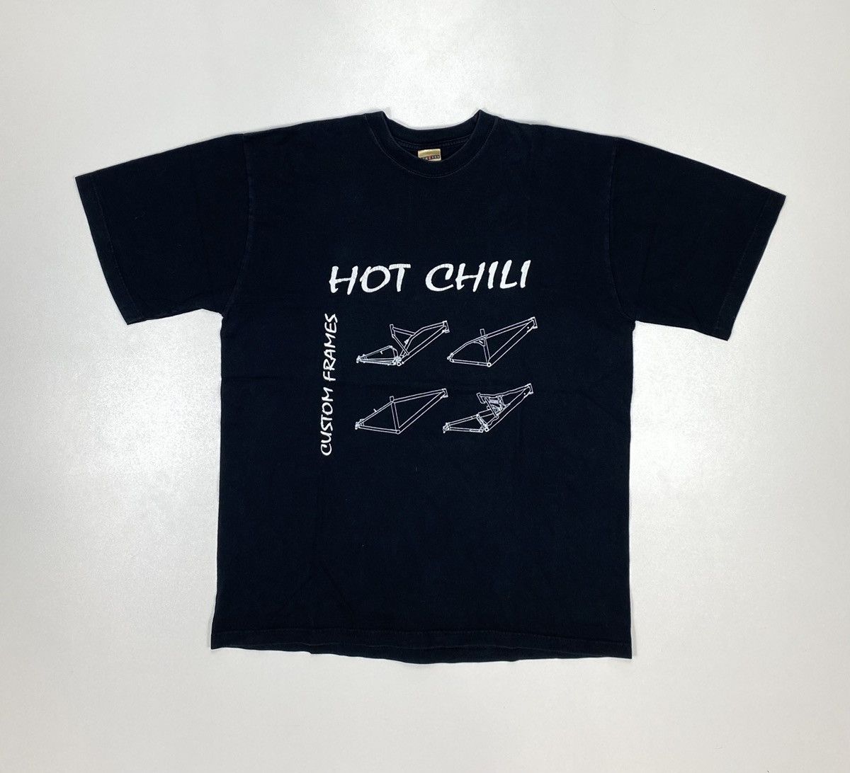 Band Tees Vintage Red Hot Chili Peppers Black T Shirt Size XL Size US XL / EU 56 / 4 - 1 Thumbnail