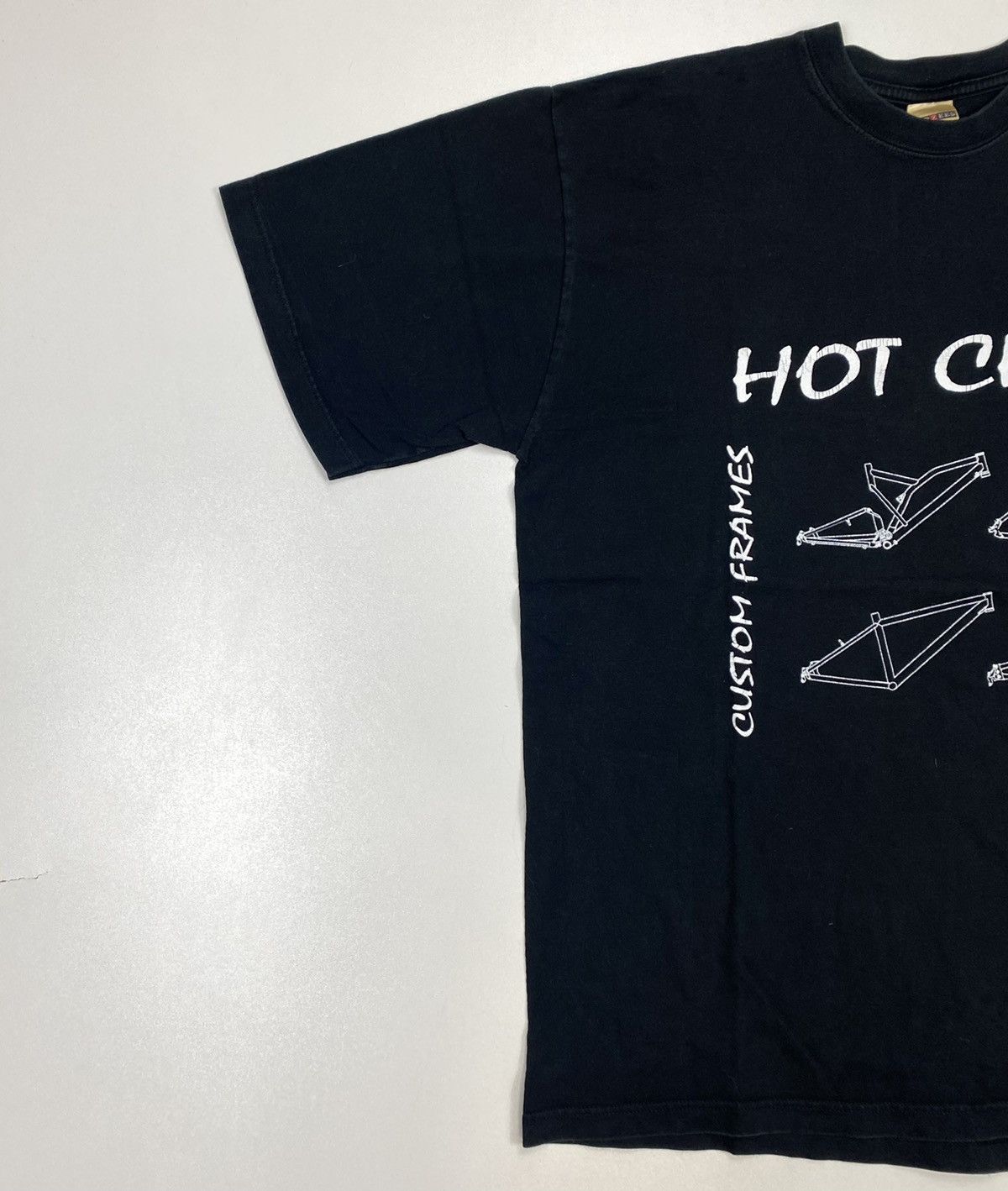 Band Tees Vintage Red Hot Chili Peppers Black T Shirt Size XL Size US XL / EU 56 / 4 - 3 Thumbnail