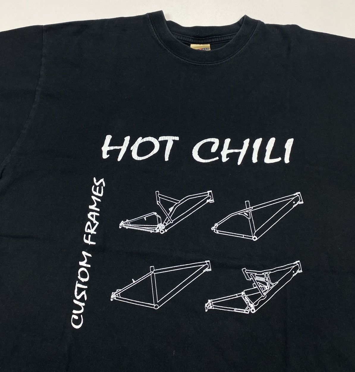 Band Tees Vintage Red Hot Chili Peppers Black T Shirt Size XL Size US XL / EU 56 / 4 - 5 Thumbnail