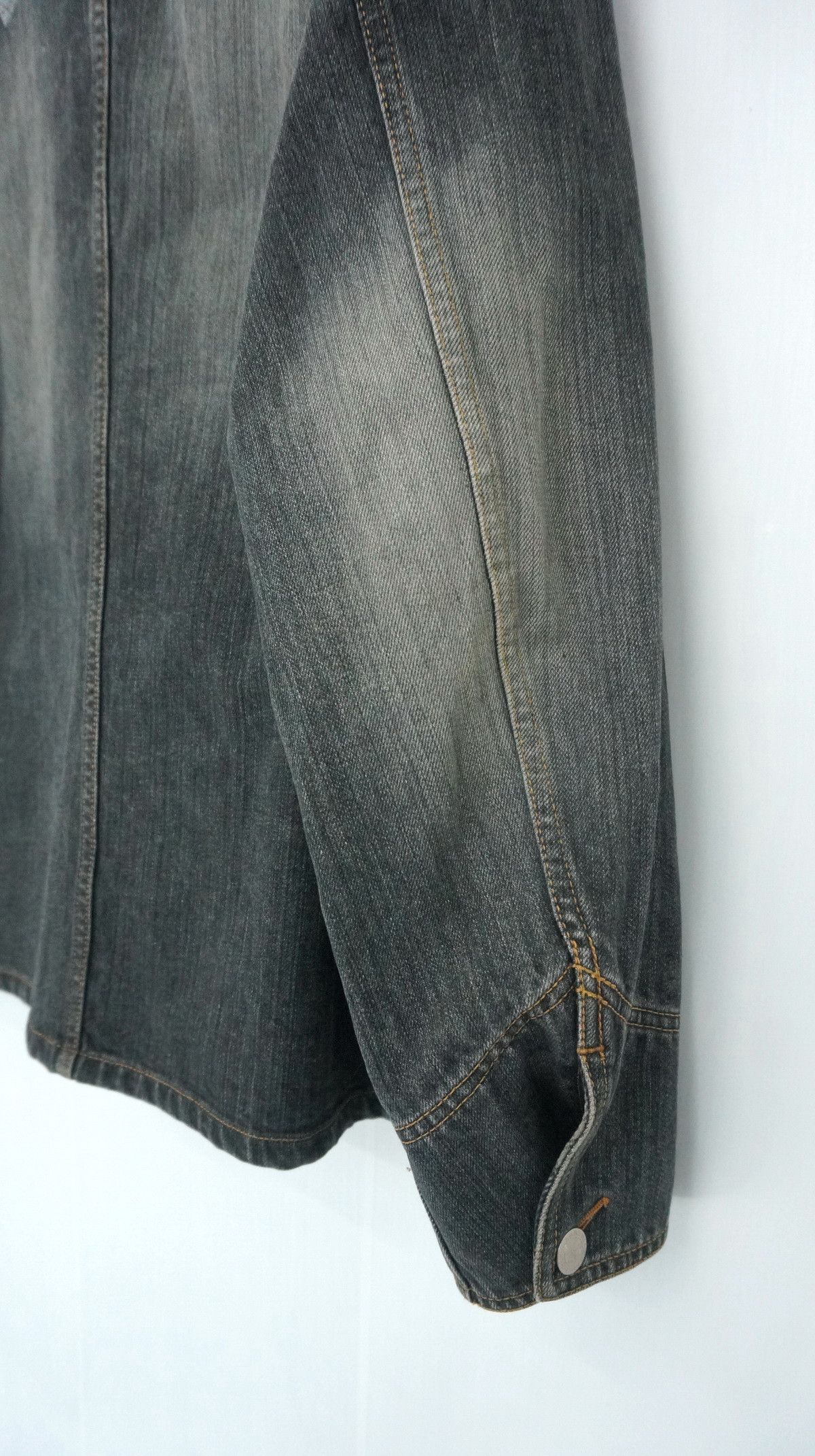 Burberry Rare Vintage BURBERRY BLUE LABEL Denim Worn Jacket Size US M / EU 48-50 / 2 - 13 Thumbnail