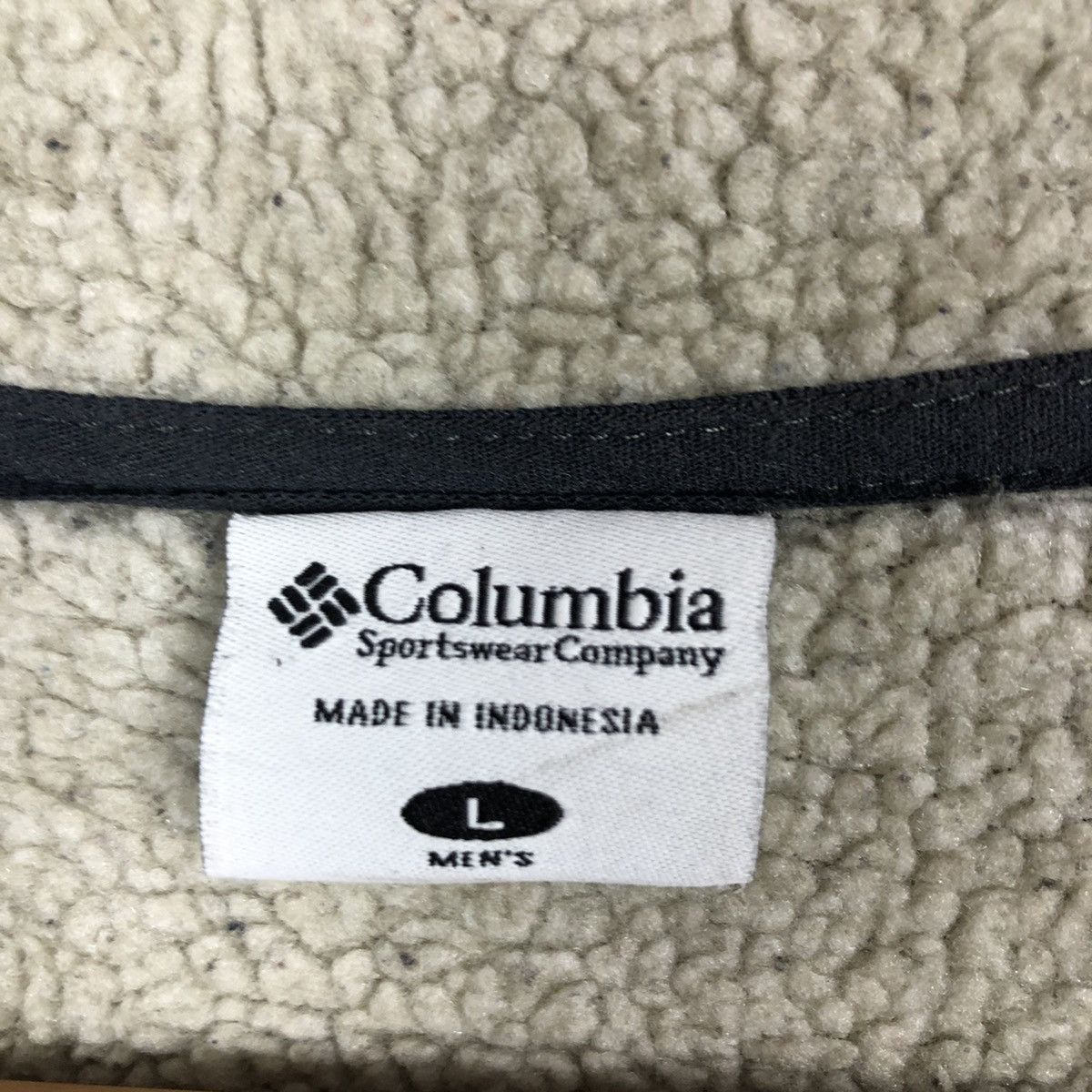 Columbia COLUMBIA SPORTSWEAR COMPANY MADE IN INDONESIA JACKET Size US L / EU 52-54 / 3 - 9 Thumbnail