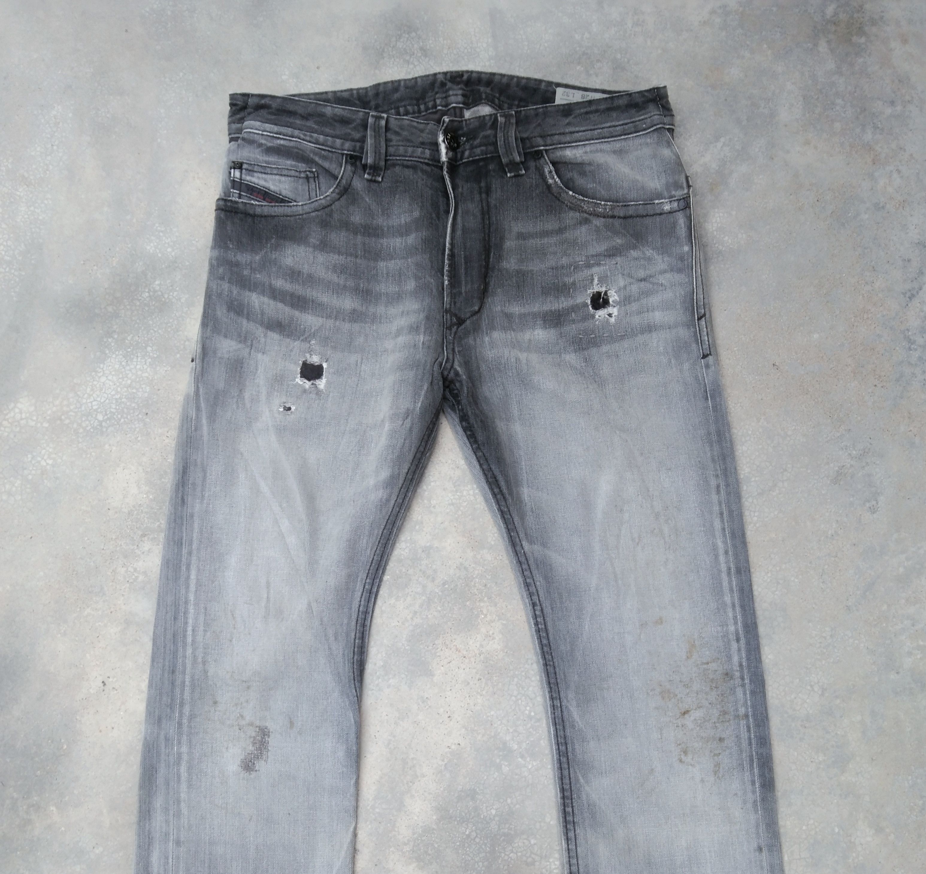 Diesel Vintage Distressed Diesel 'THAVAR' Grey Jeans 30x27 Size US 30 / EU 46 - 8 Thumbnail