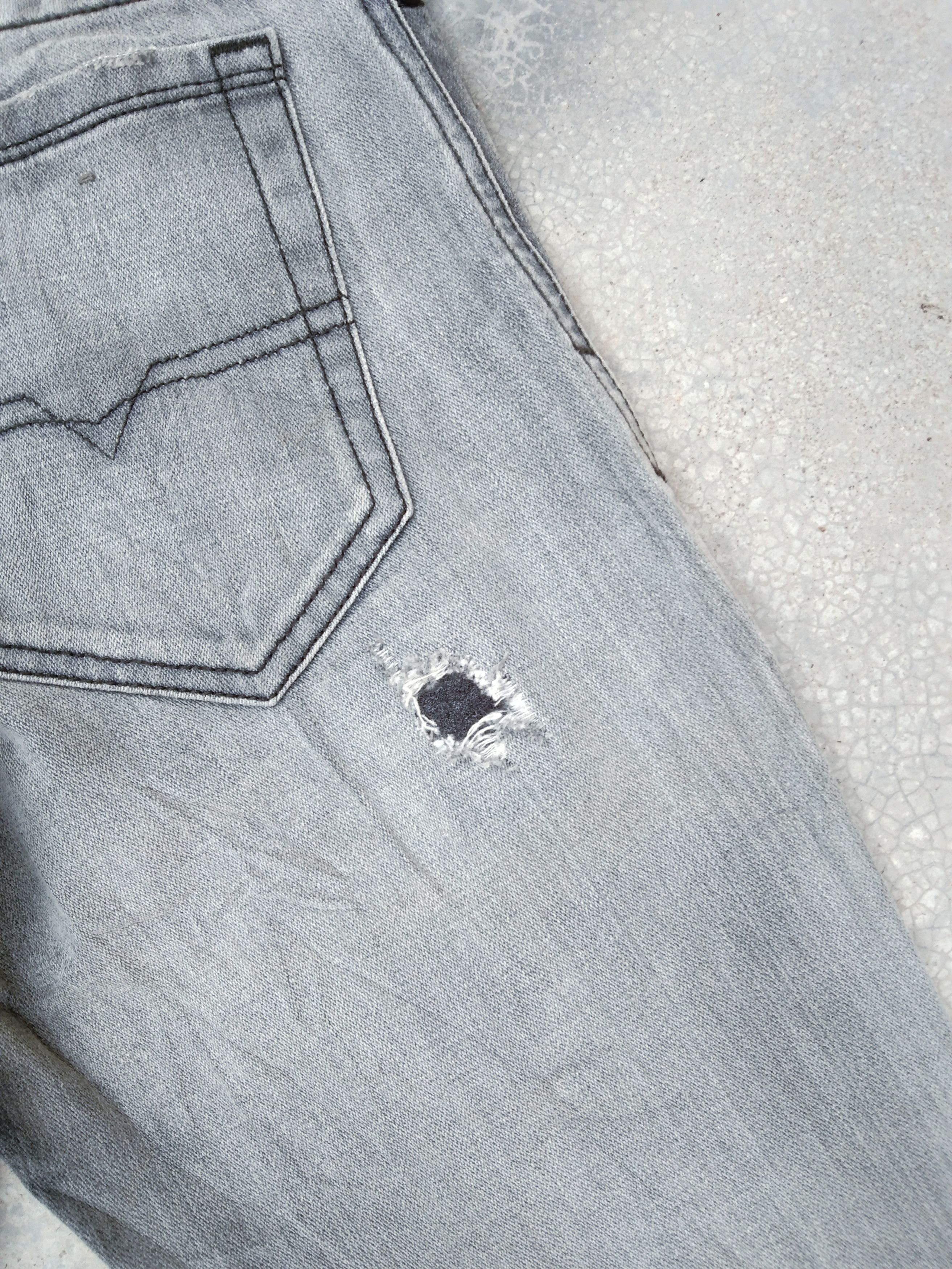 Diesel Vintage Distressed Diesel 'THAVAR' Grey Jeans 30x27 Size US 30 / EU 46 - 5 Thumbnail