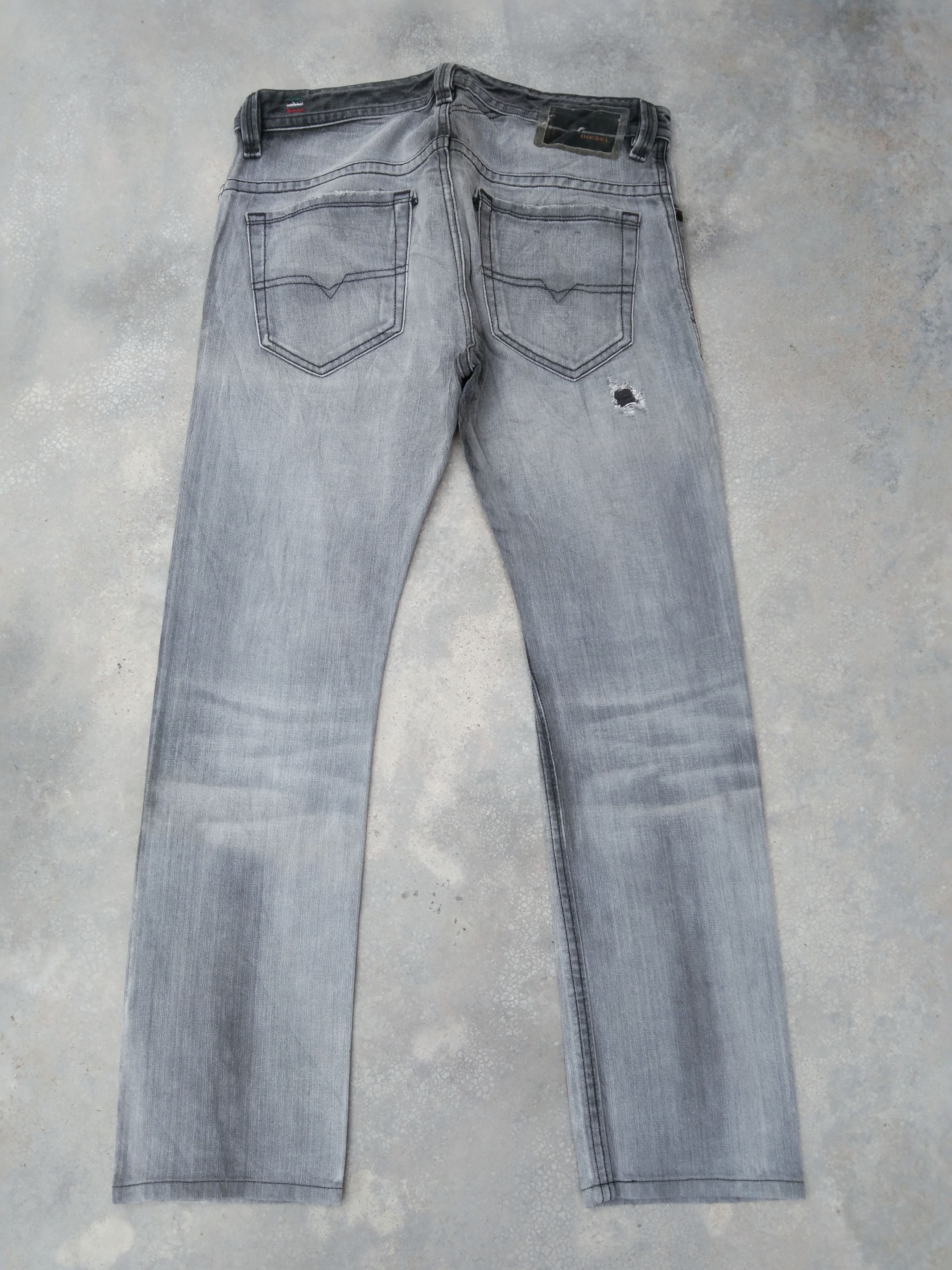 Diesel Vintage Distressed Diesel 'THAVAR' Grey Jeans 30x27 Size US 30 / EU 46 - 2 Thumbnail