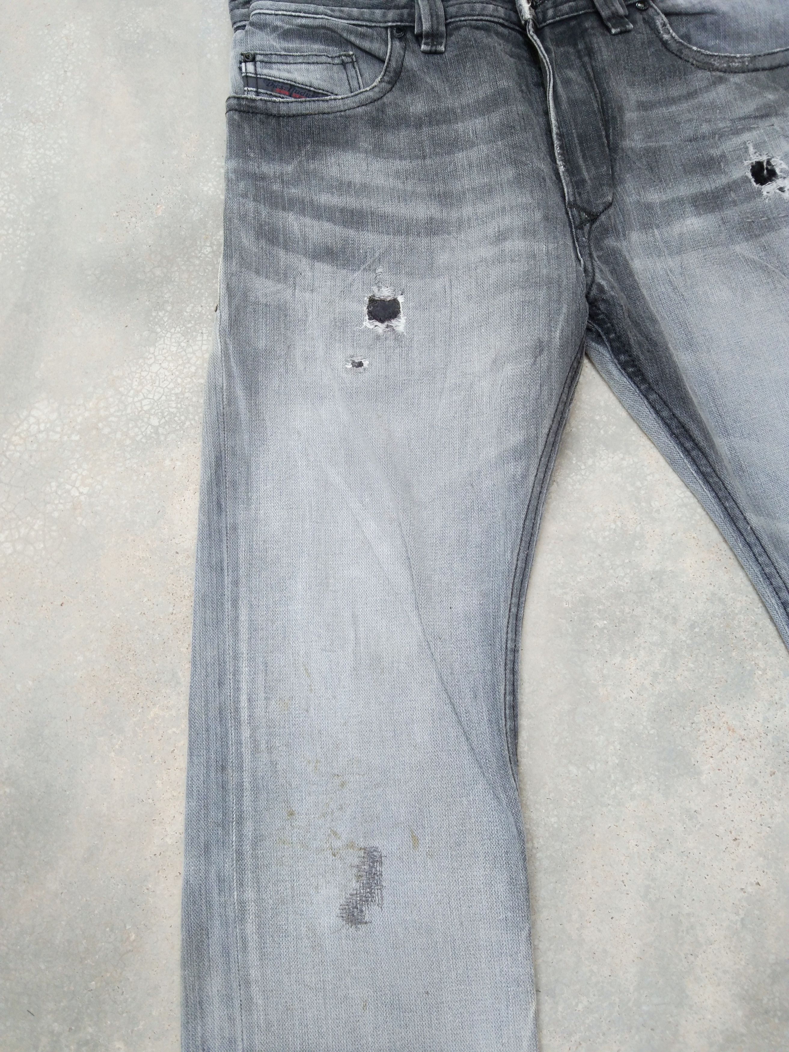 Diesel Vintage Distressed Diesel 'THAVAR' Grey Jeans 30x27 Size US 30 / EU 46 - 6 Thumbnail