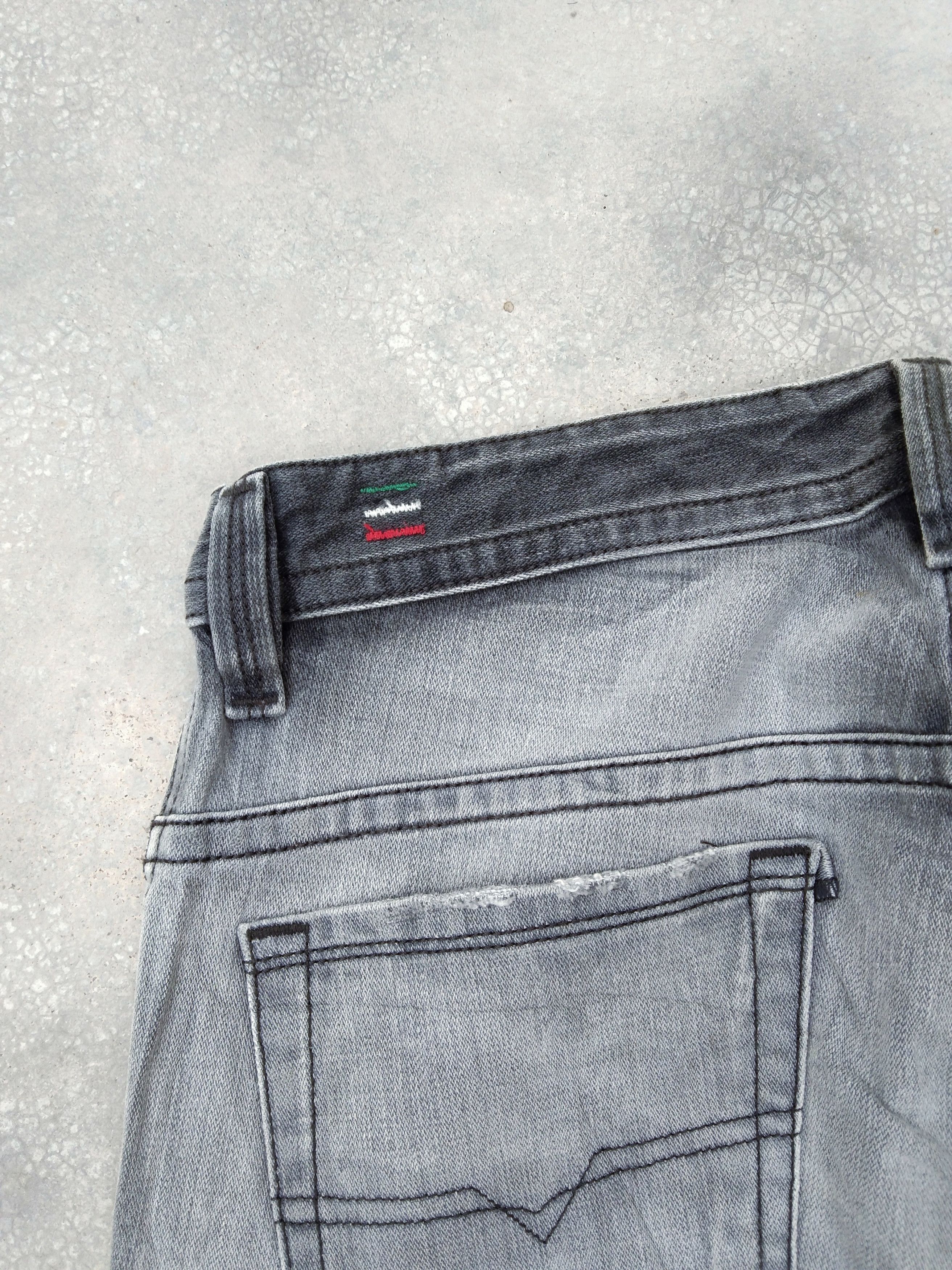Diesel Vintage Distressed Diesel 'THAVAR' Grey Jeans 30x27 Size US 30 / EU 46 - 3 Thumbnail