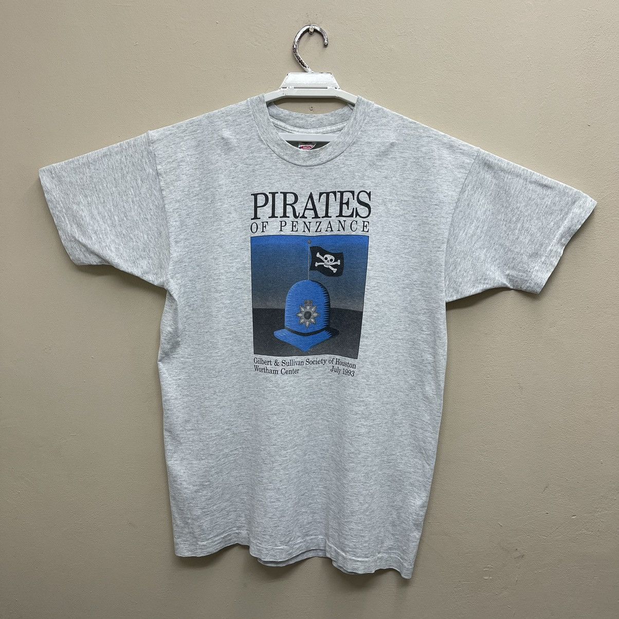 Vintage Vintage 90s Pirates Of Penzence Movie Comics T-Shirt Size US XL / EU 56 / 4 - 1 Thumbnail