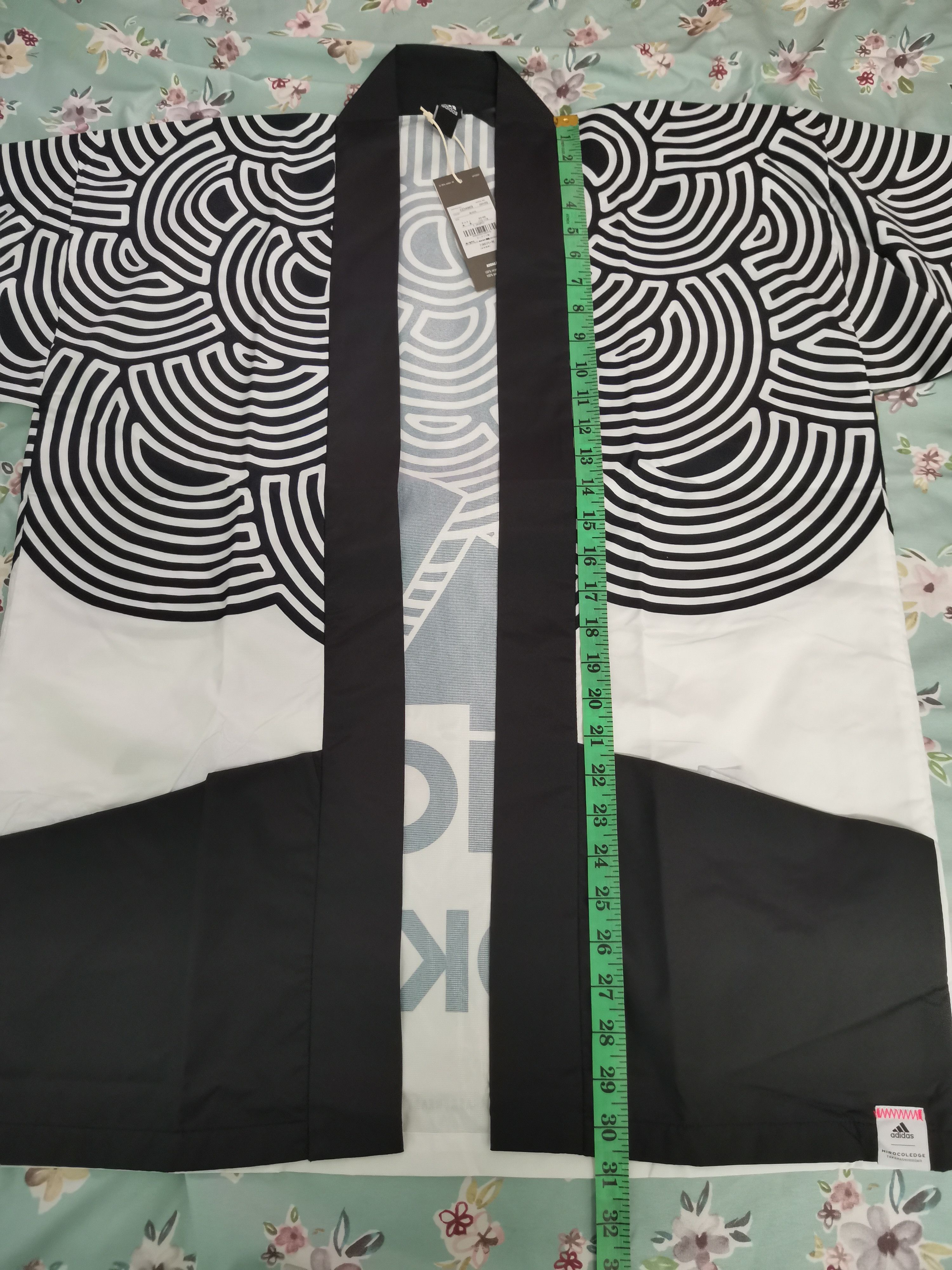 Adidas ADIDAS UNISEX KIMONO TOKYO PACK BOOKWEAR SHIRT STREETWEAR Size US L / EU 52-54 / 3 - 11 Thumbnail