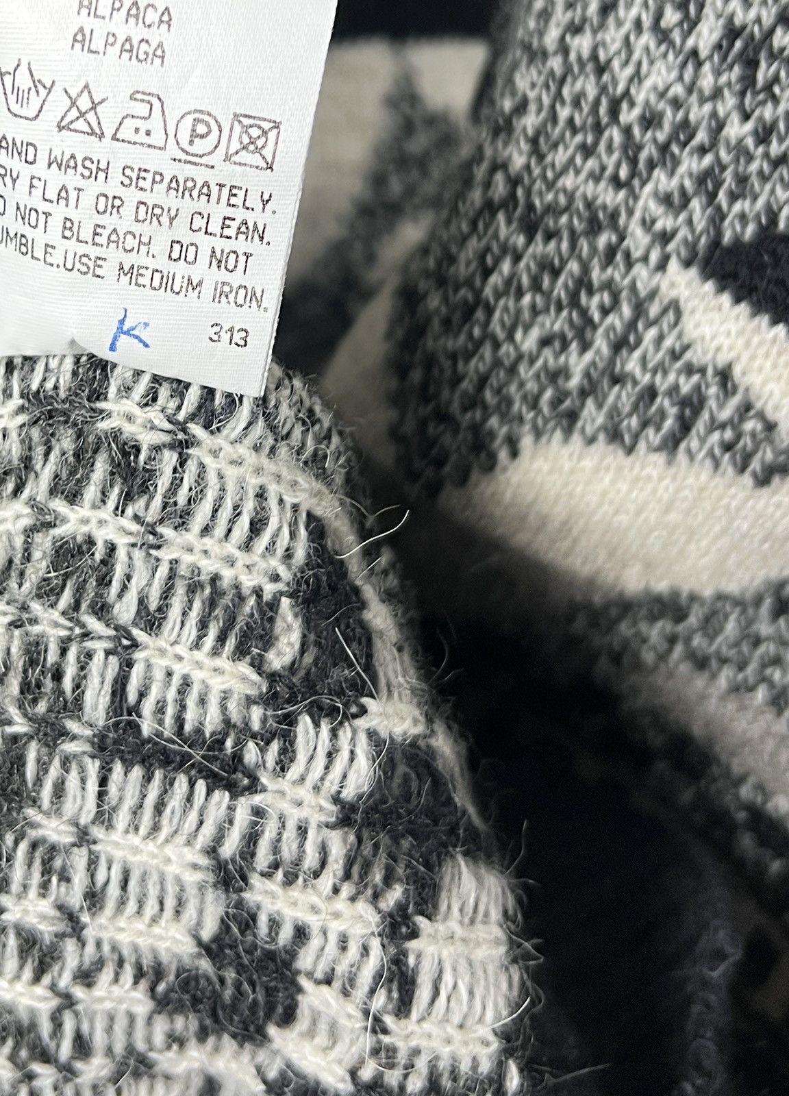 Hugo Boss BOSS winter motif wool/alpaca sweater Size US L / EU 52-54 / 3 - 12 Thumbnail