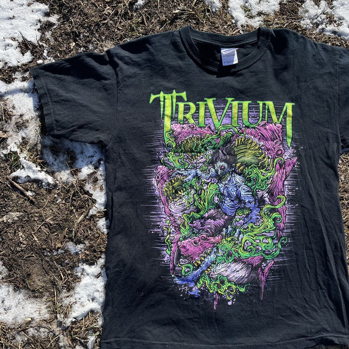 Vintage Vintage 90s Trivium Graphic Tee Band Tee Grunge Dark Faded L Size US L / EU 52-54 / 3 - 3 Thumbnail